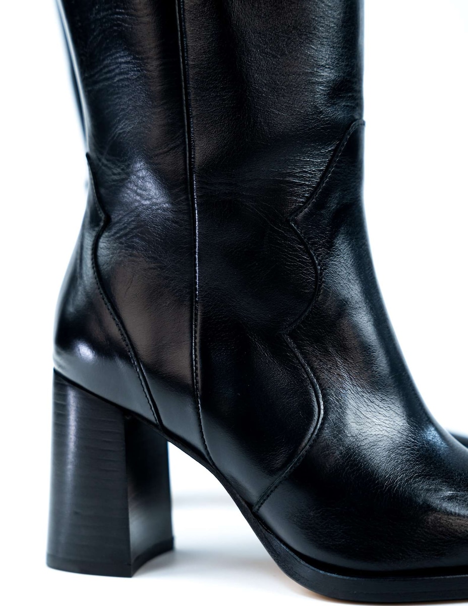 Bota Alta em Pele com Salto Alto e Fecho - Preto Preto-3