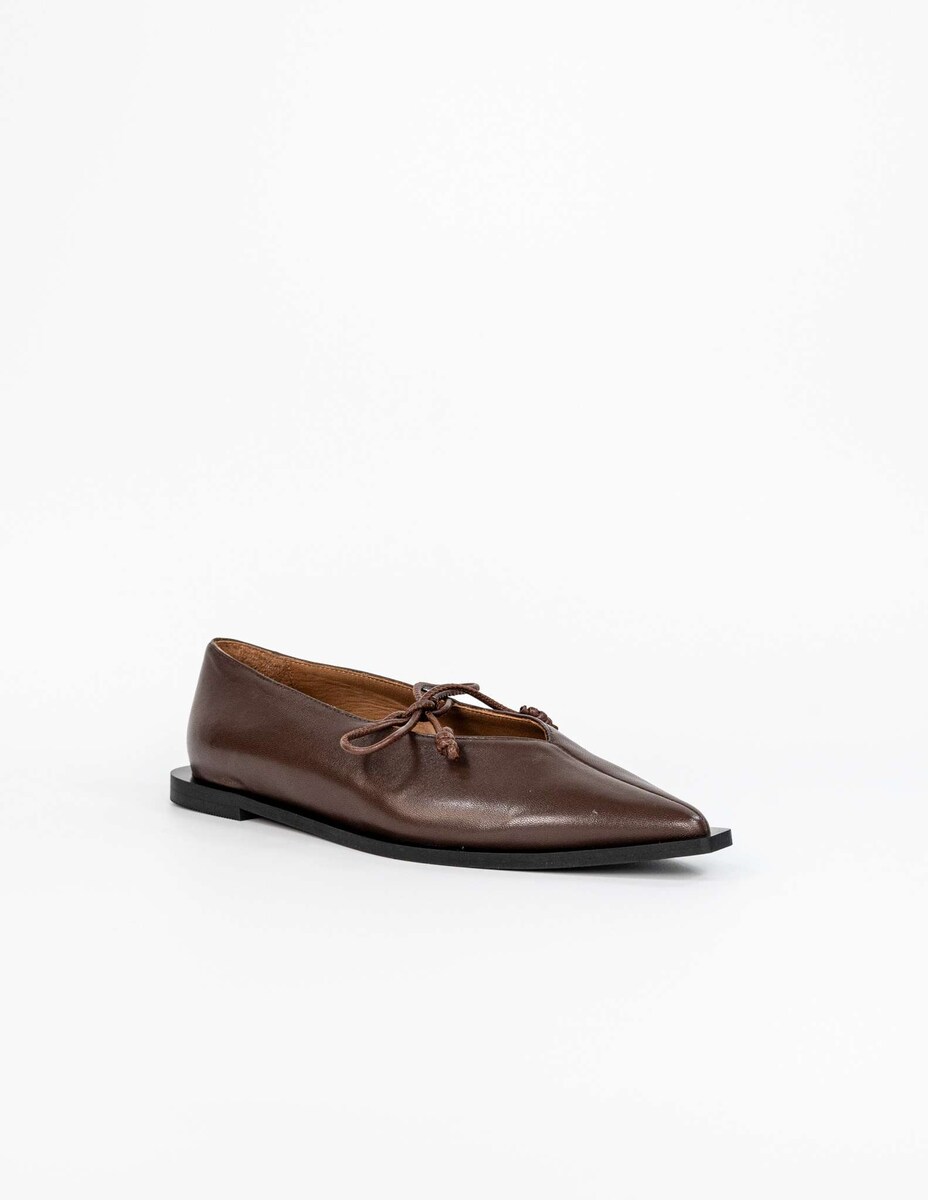 Sapatos Rasos em Pele com Laço - Castanho Castanho-2