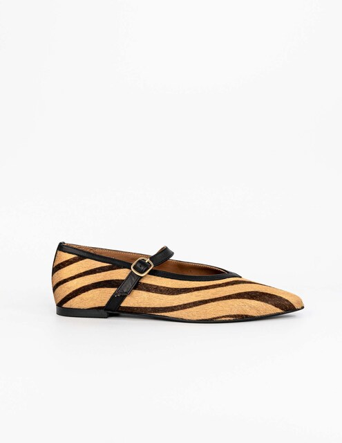 Imagem 0 de Sapatos Rasos em Pelo com Fivela - Zebra
