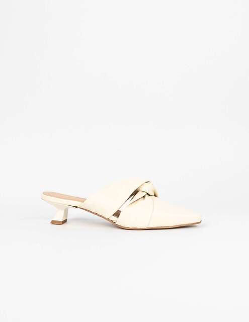 Imagem 0 de Sapatos Clássicos em Pele - Bege