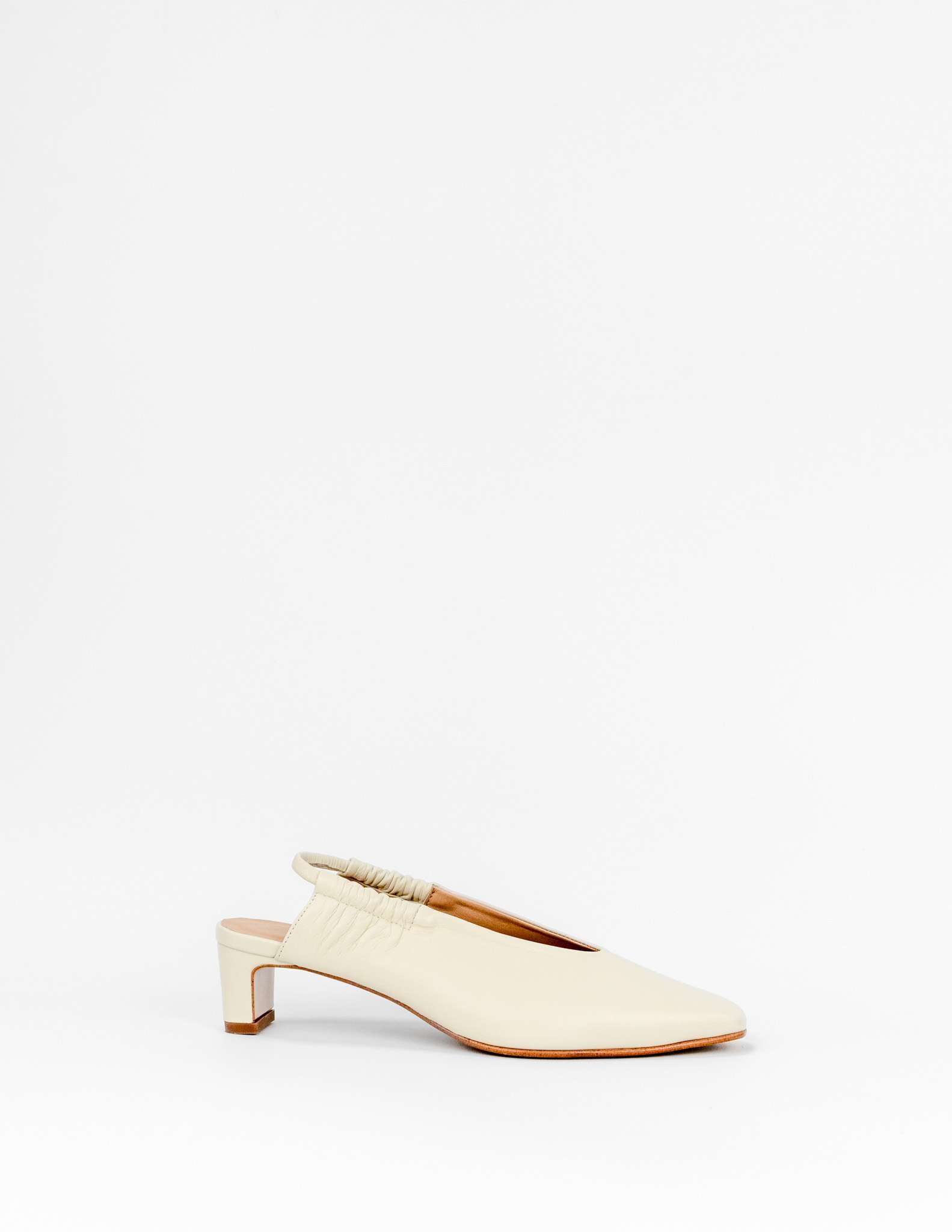 Imagem 0 de Sapatos de Salto Alto em Pele - Bege