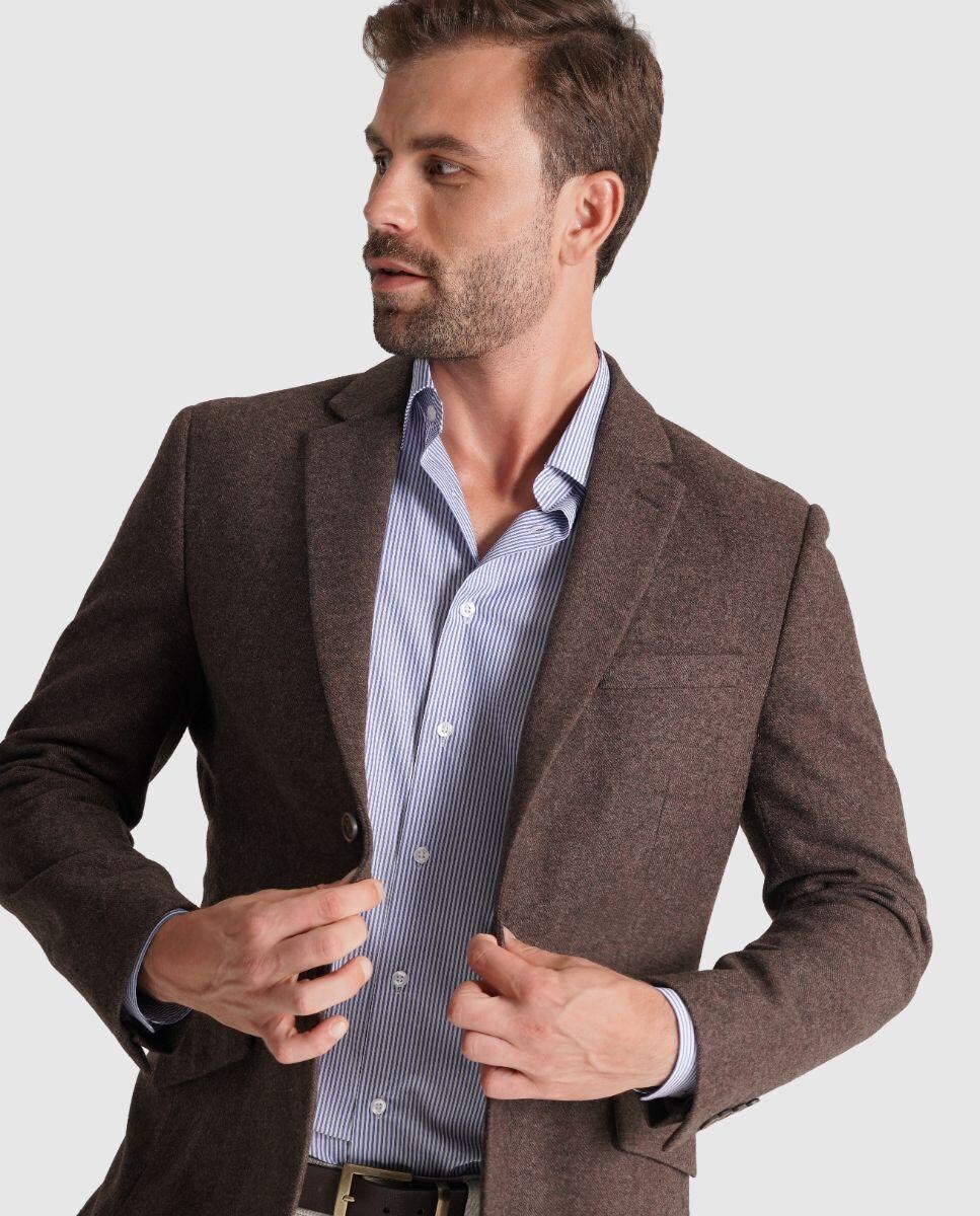 Blazer Regular com Bolsos Frontais e Fecho com Dois Botões Castanho-2
