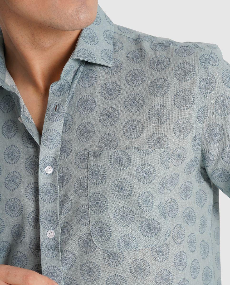 Camisa com Linho e Corte Regular Azul-3