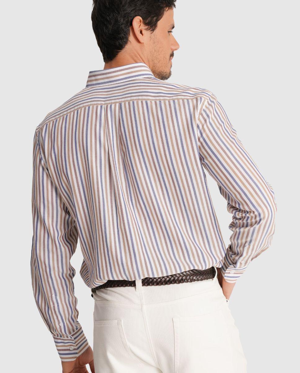 Camisa Às Riscas com Corte Regular Castanho-2