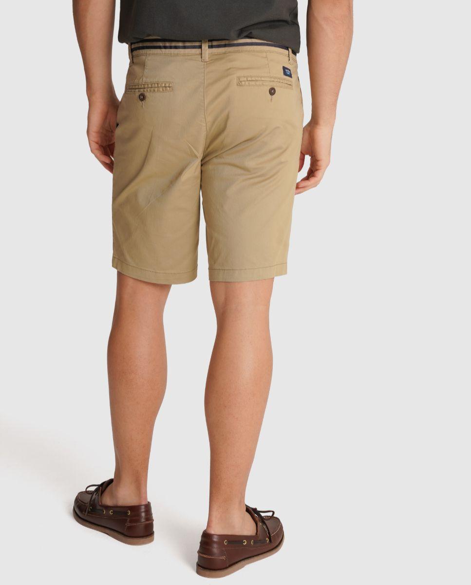 Calças Chino Curtas com Bolsos e Presilha de Corte Regular Camel-2