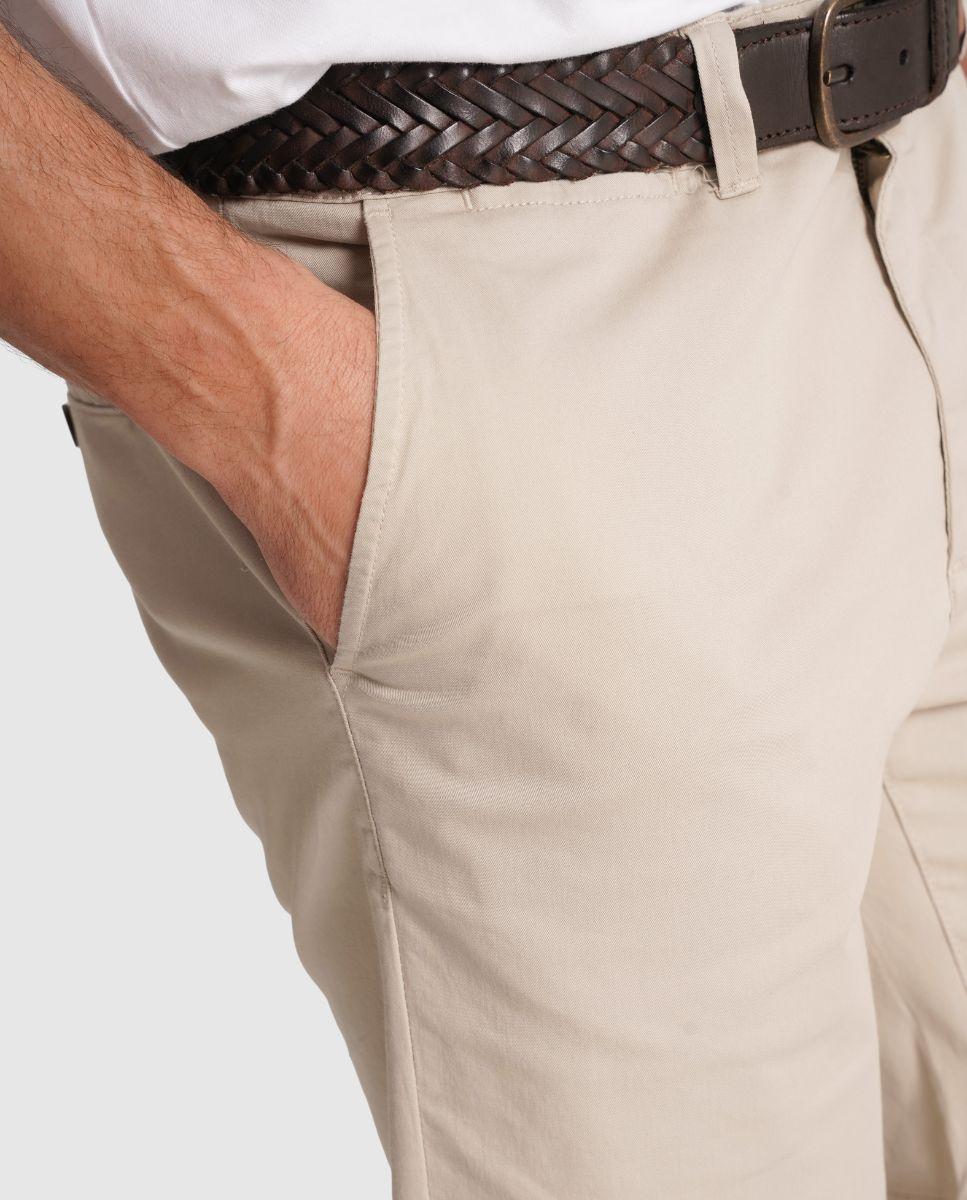 Calças Chino Curtas com Bolsos e Presilha de Corte Regular Bege-3