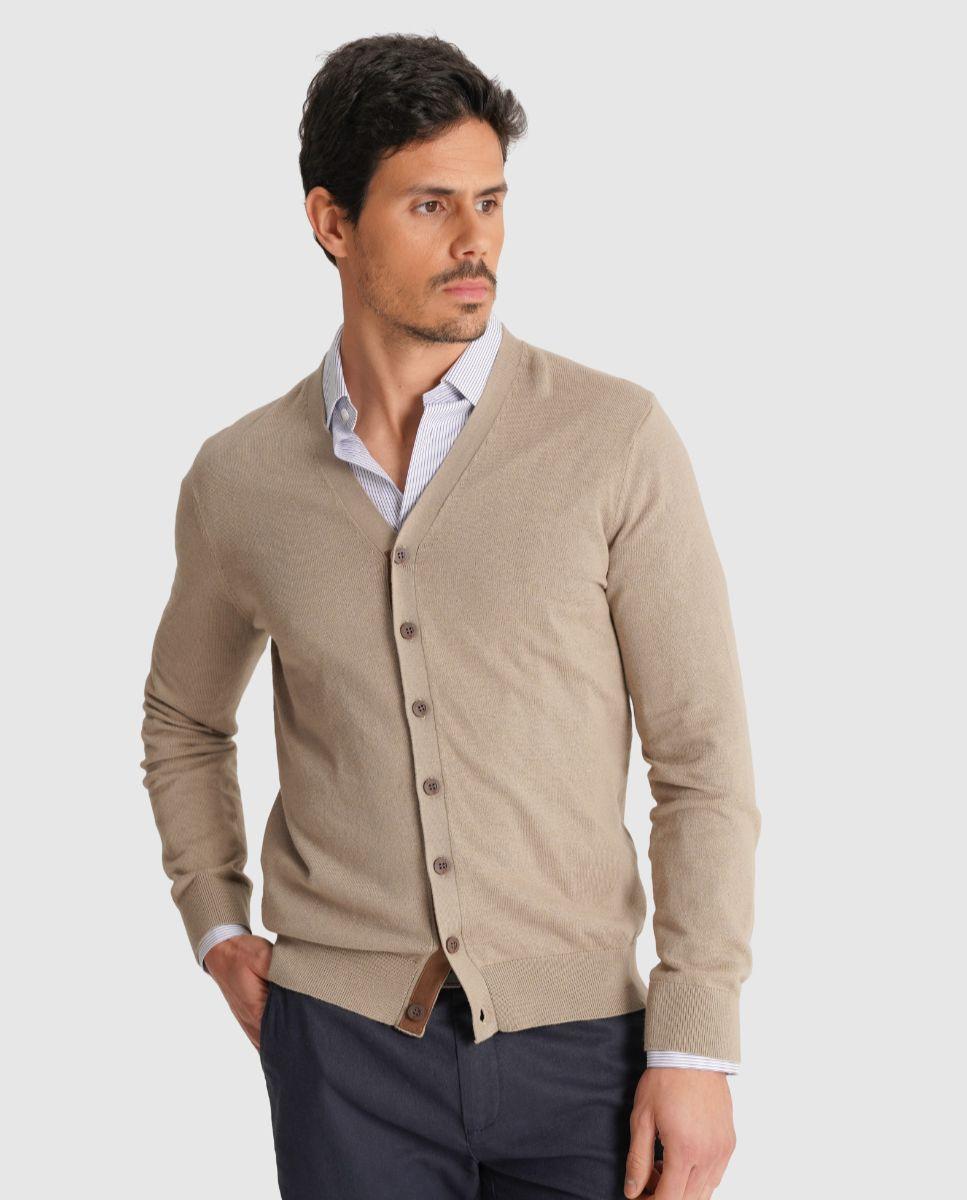 Imagem 0 de Cardigan com Gola em V e Fecho de Botões