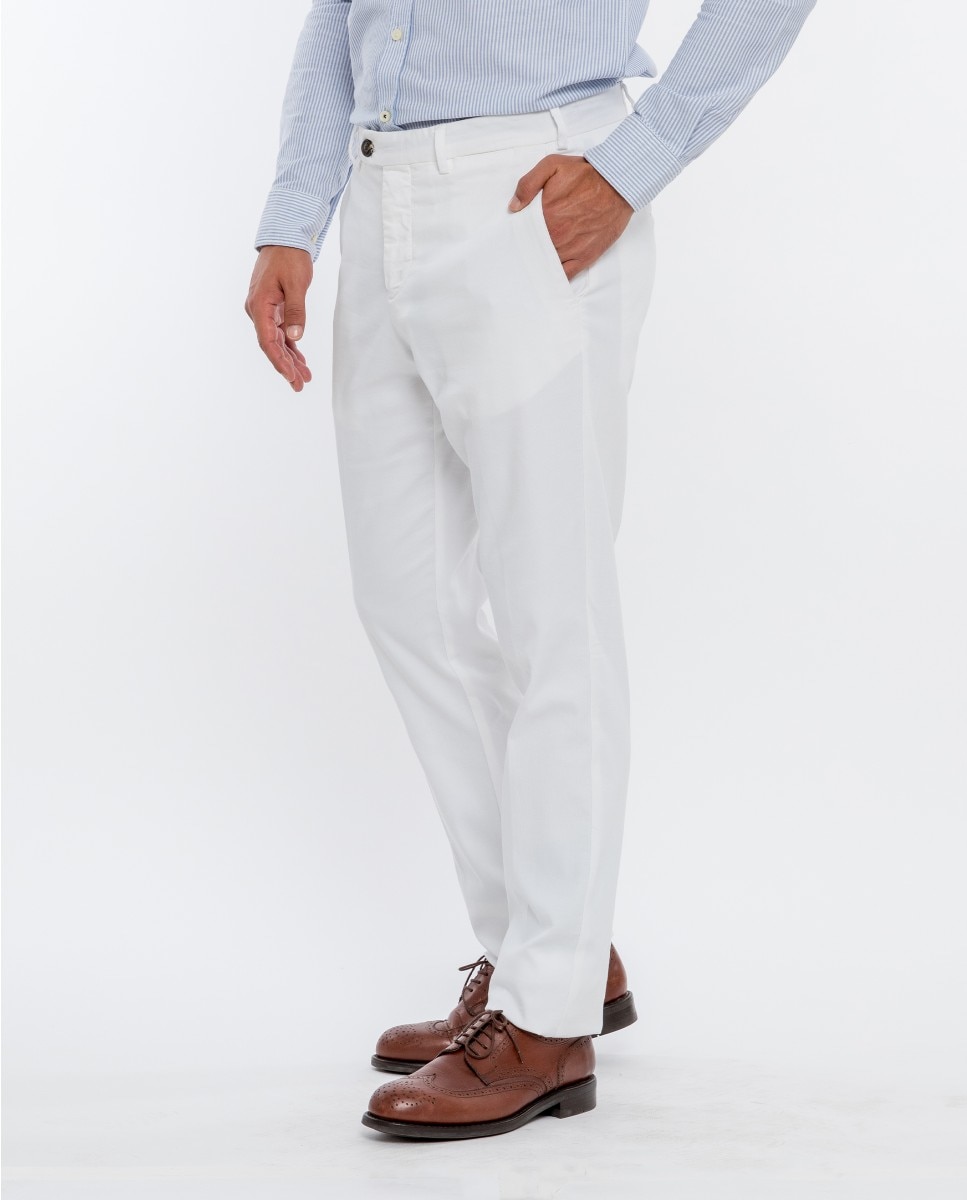 Calças Chino Regular em Branco Branco-2