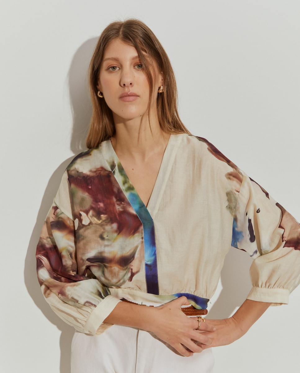 Blusa Curta com Estampado Abstrato Creme-4