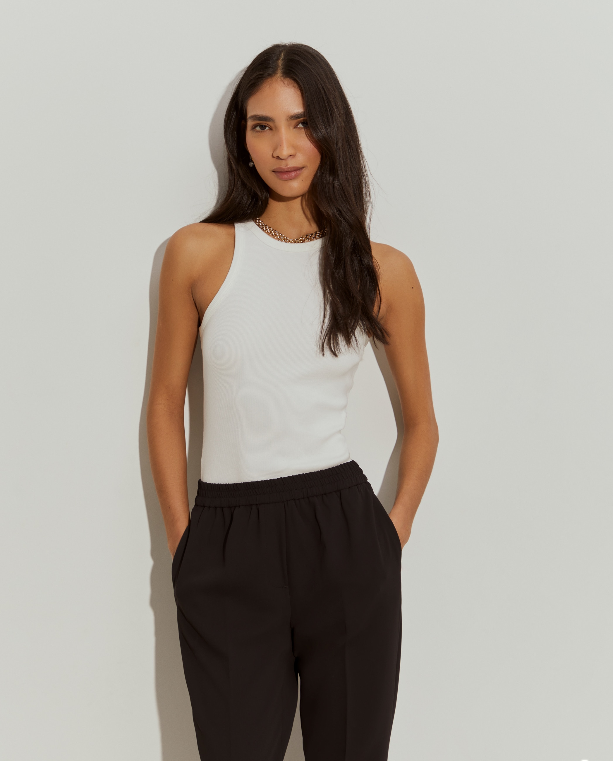 Calças Fluídas com Pinças Preto-2