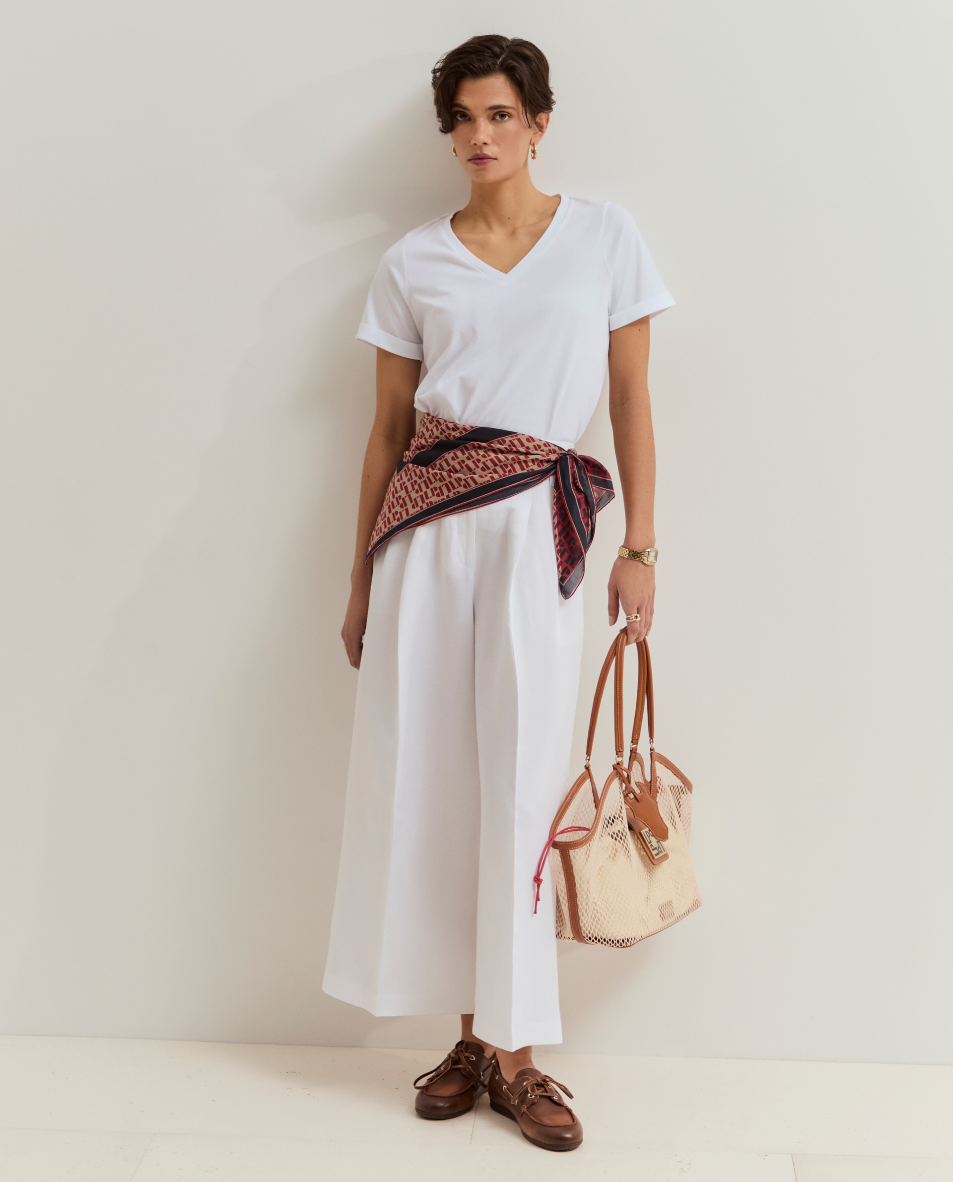 Imagem 0 de T-shirt em Algodão com Gola em V