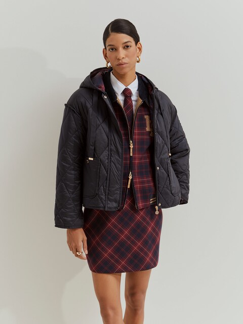 Imagem 0 de Casaco Curto Acolchoado com Capuz