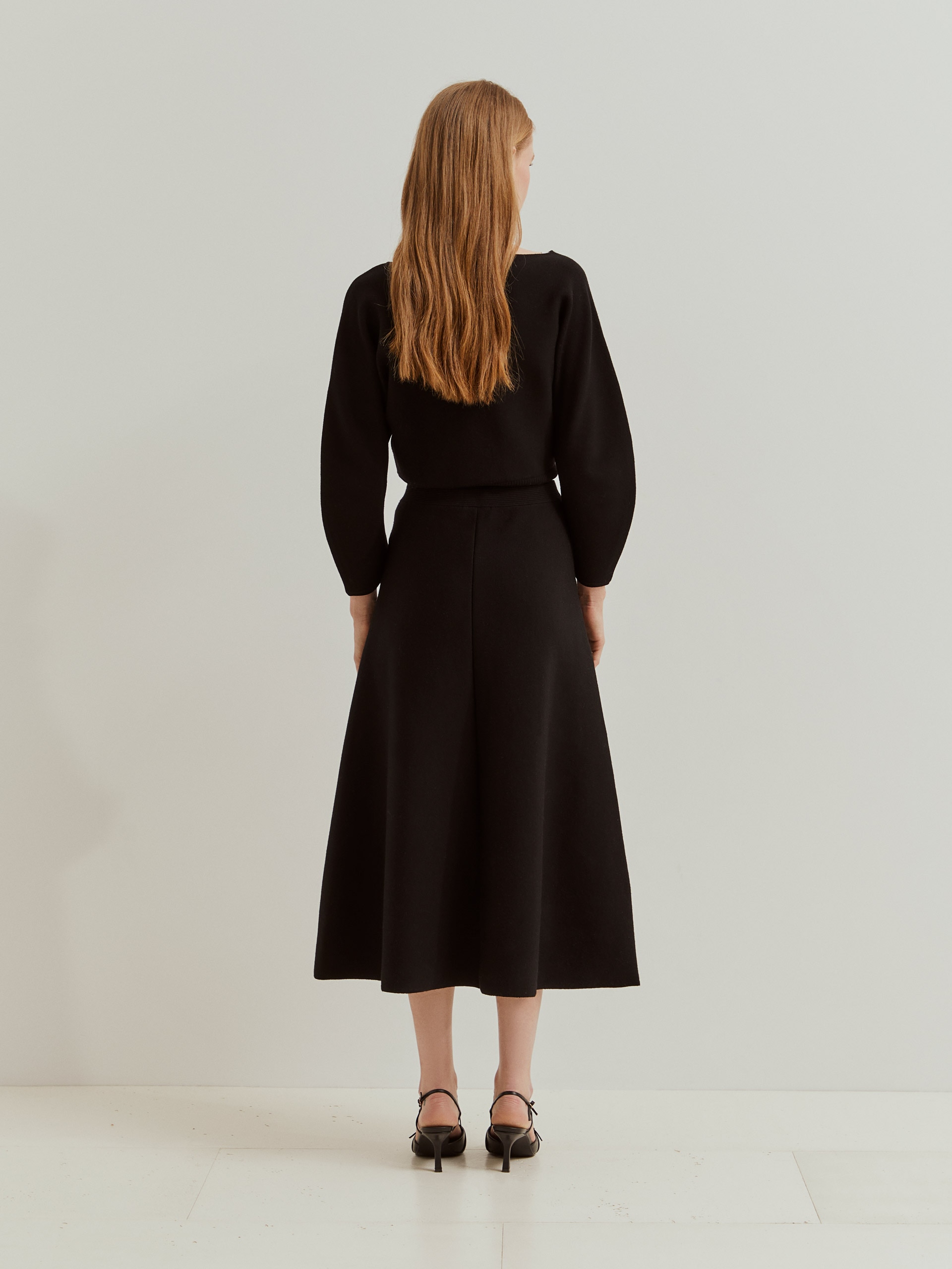 Saia de Malha de Corte a com Mescla de Lã Preto-3