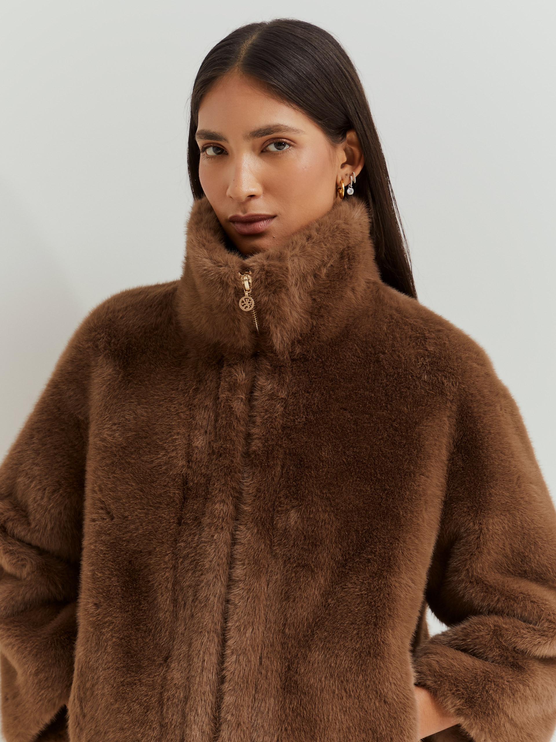 Casaco de Pelo com Mangas Raglã Castanho-4