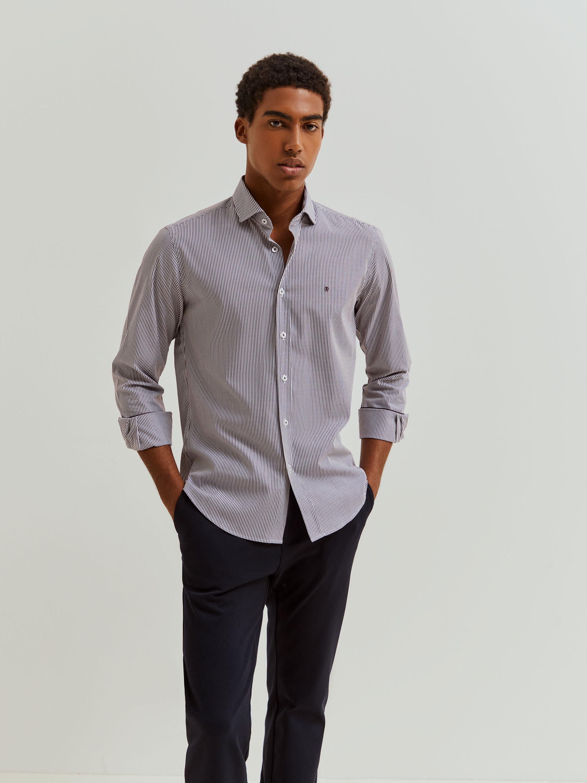 Imagem 0 de Camisa de Algodão Às Riscas de Corte Justo