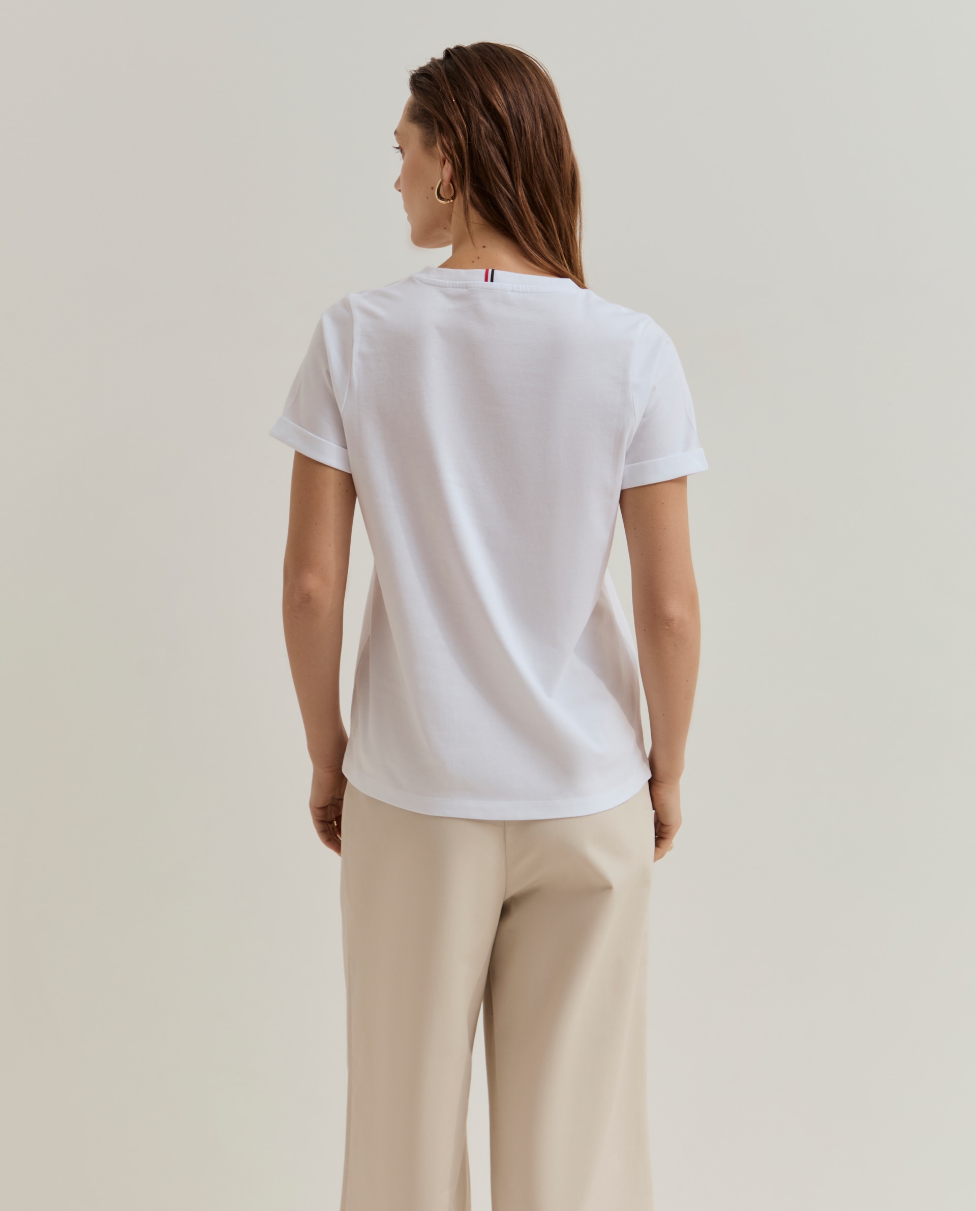 T-shirt básica de algodão decote em V Branco-3