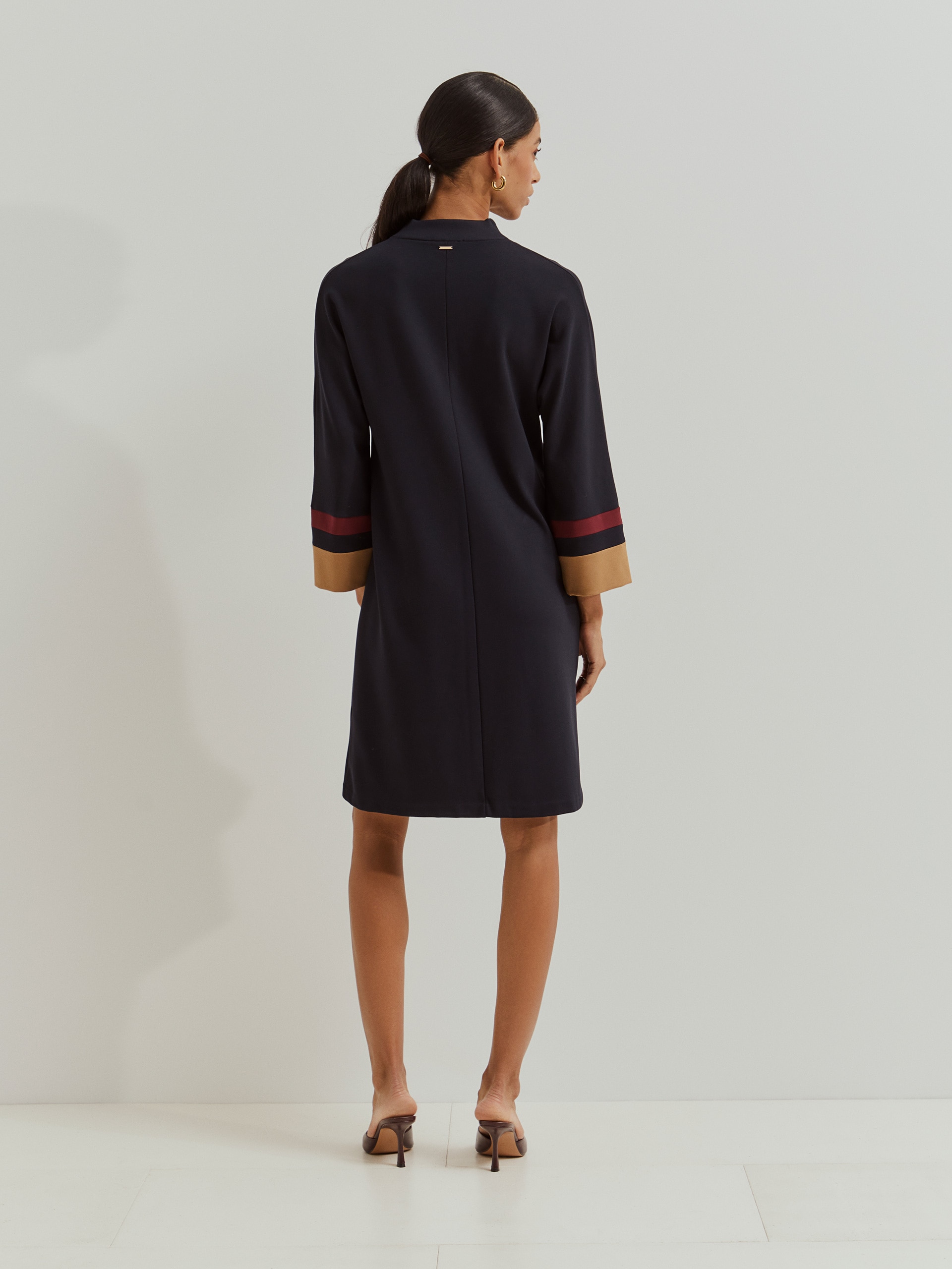 Vestido Curto de Malha Azul-marinho-3