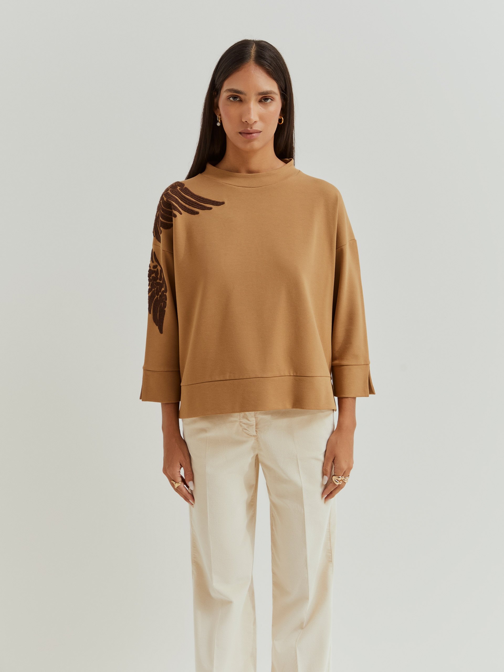 Camisola Bordada Castanho-3