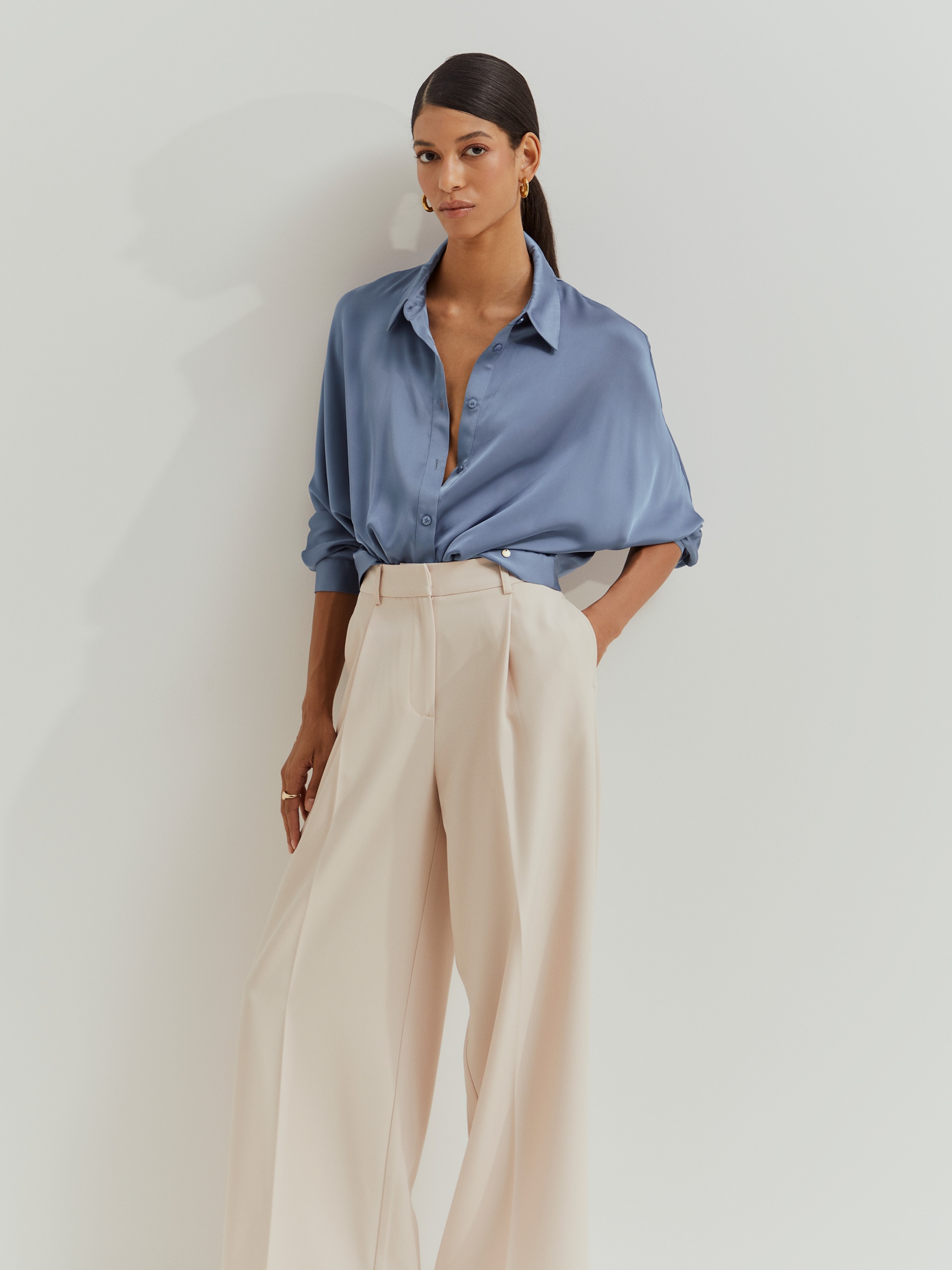 Camisa Fluída de Cetim em Azul Azul-2