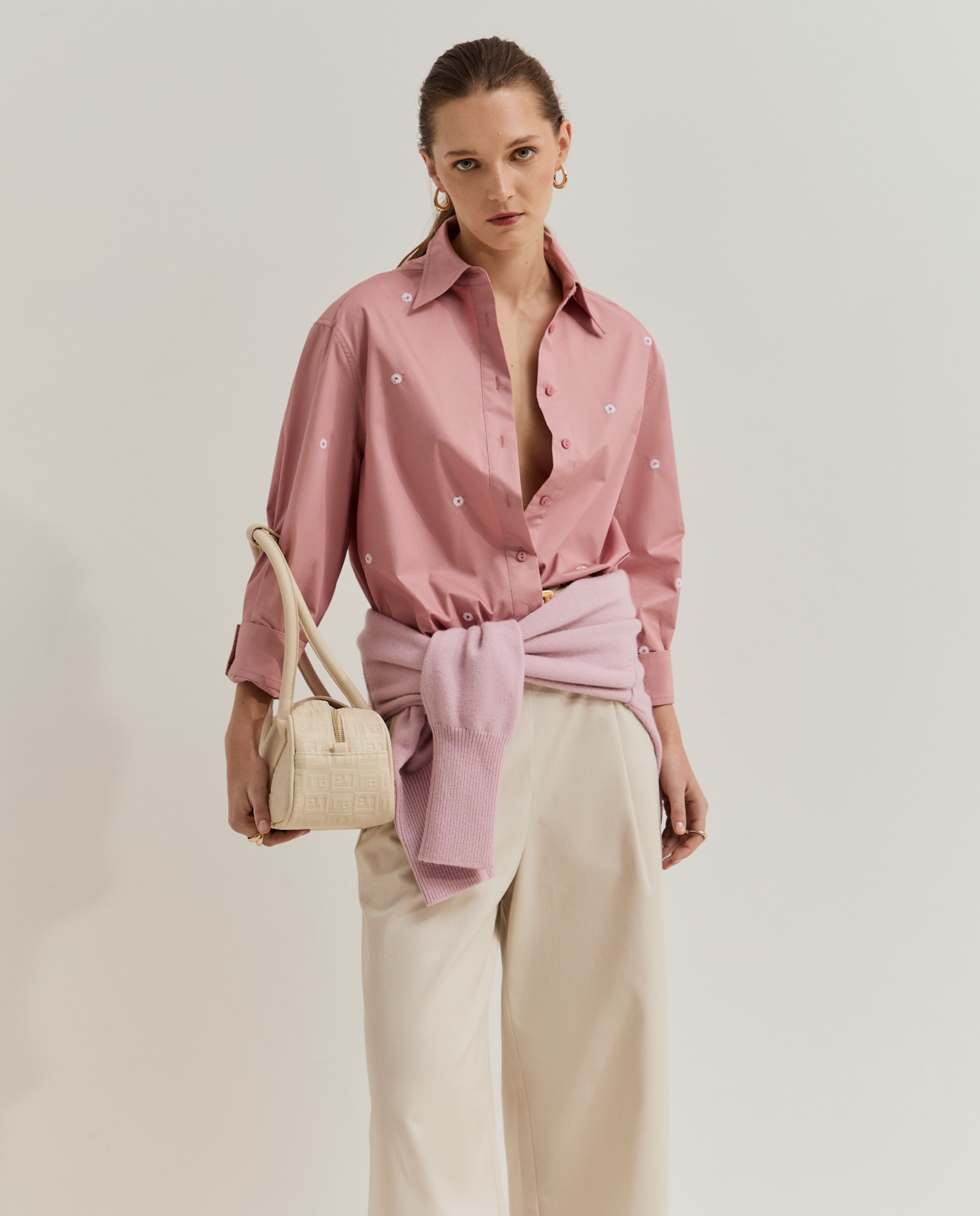 Camisa com flores bordadas em lantejoulas Rosa-2