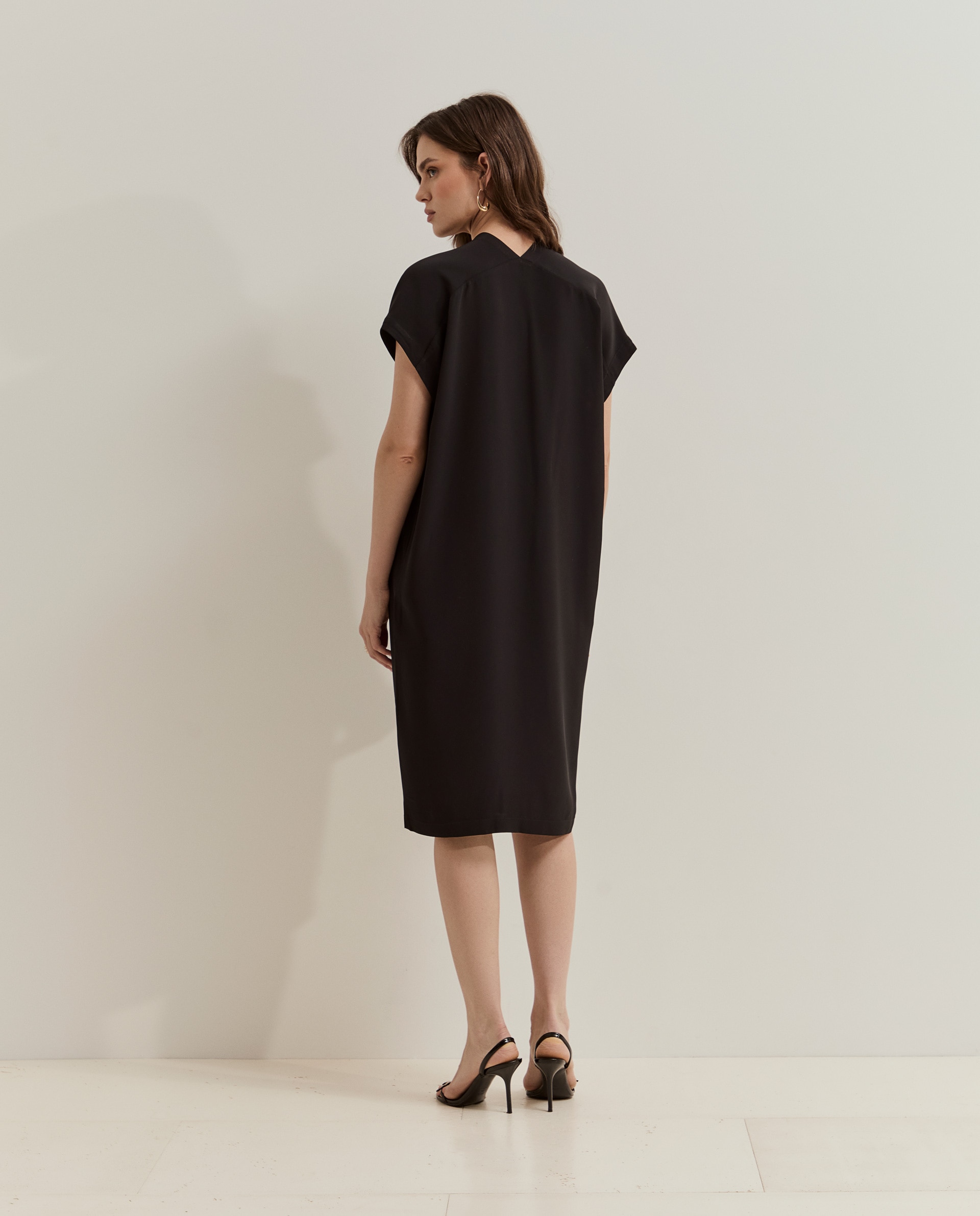 Vestido de Corte a Direito Preto-3