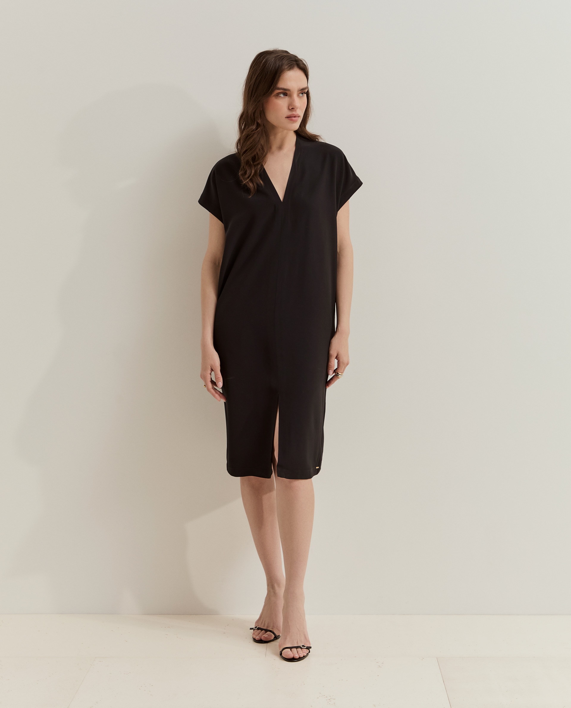 Vestido de Corte a Direito Preto-4