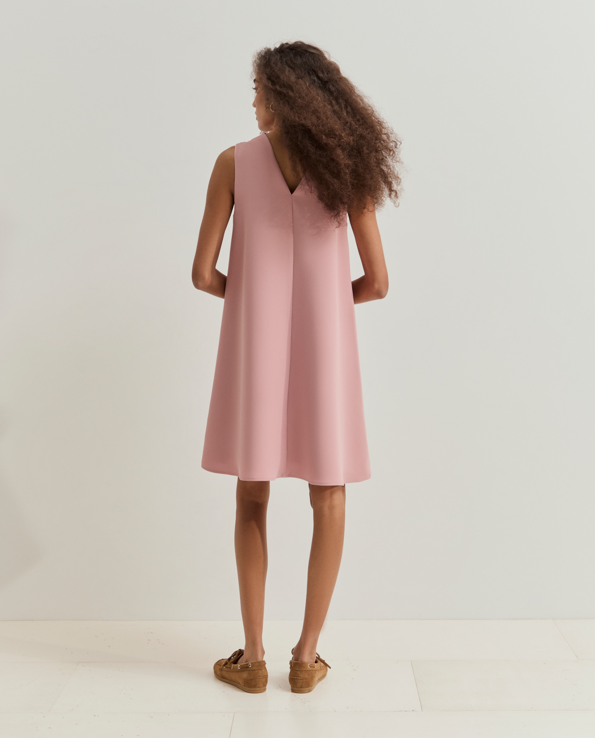 Vestido curto de manga cava Rosa-3