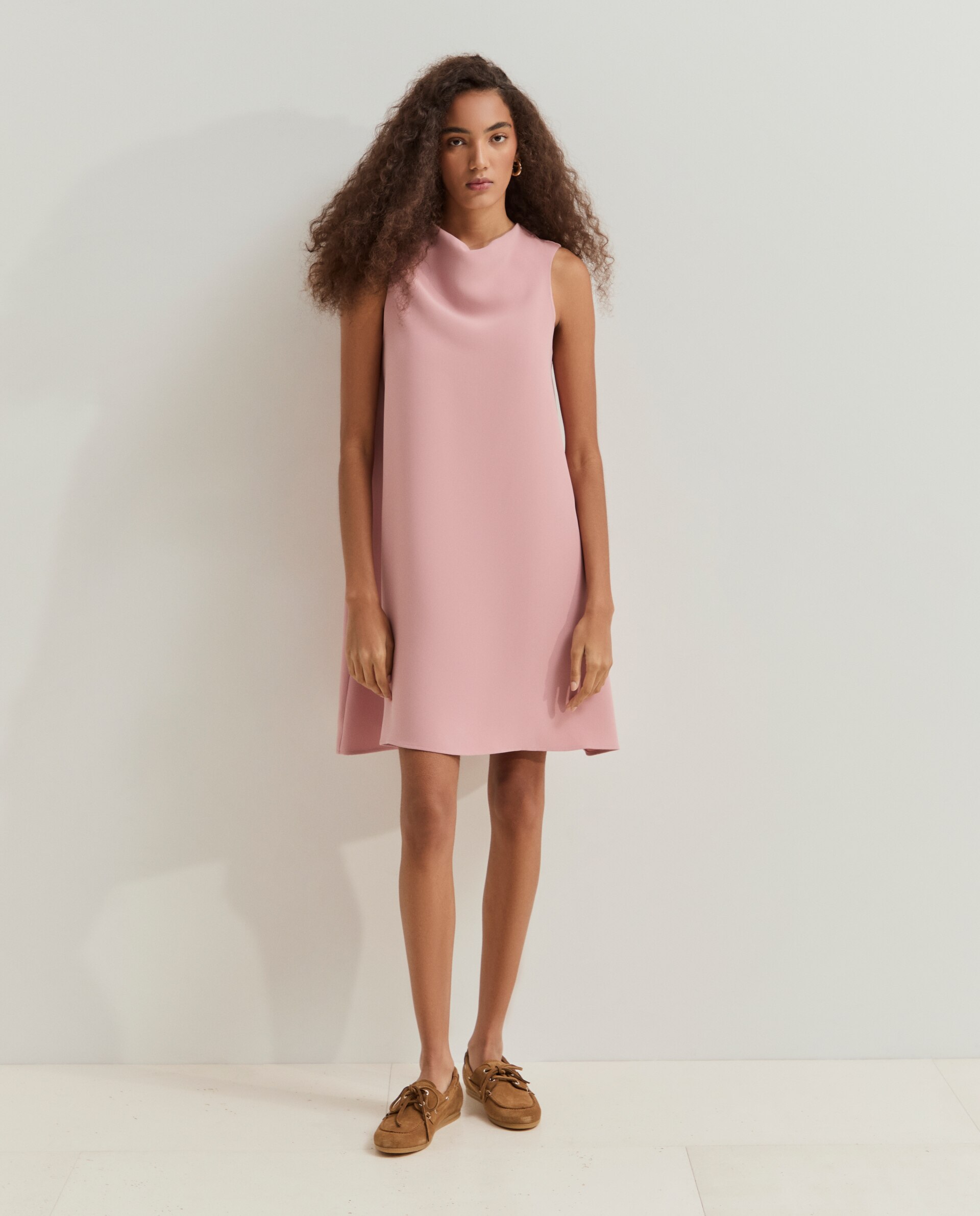Vestido curto de manga cava Rosa-4