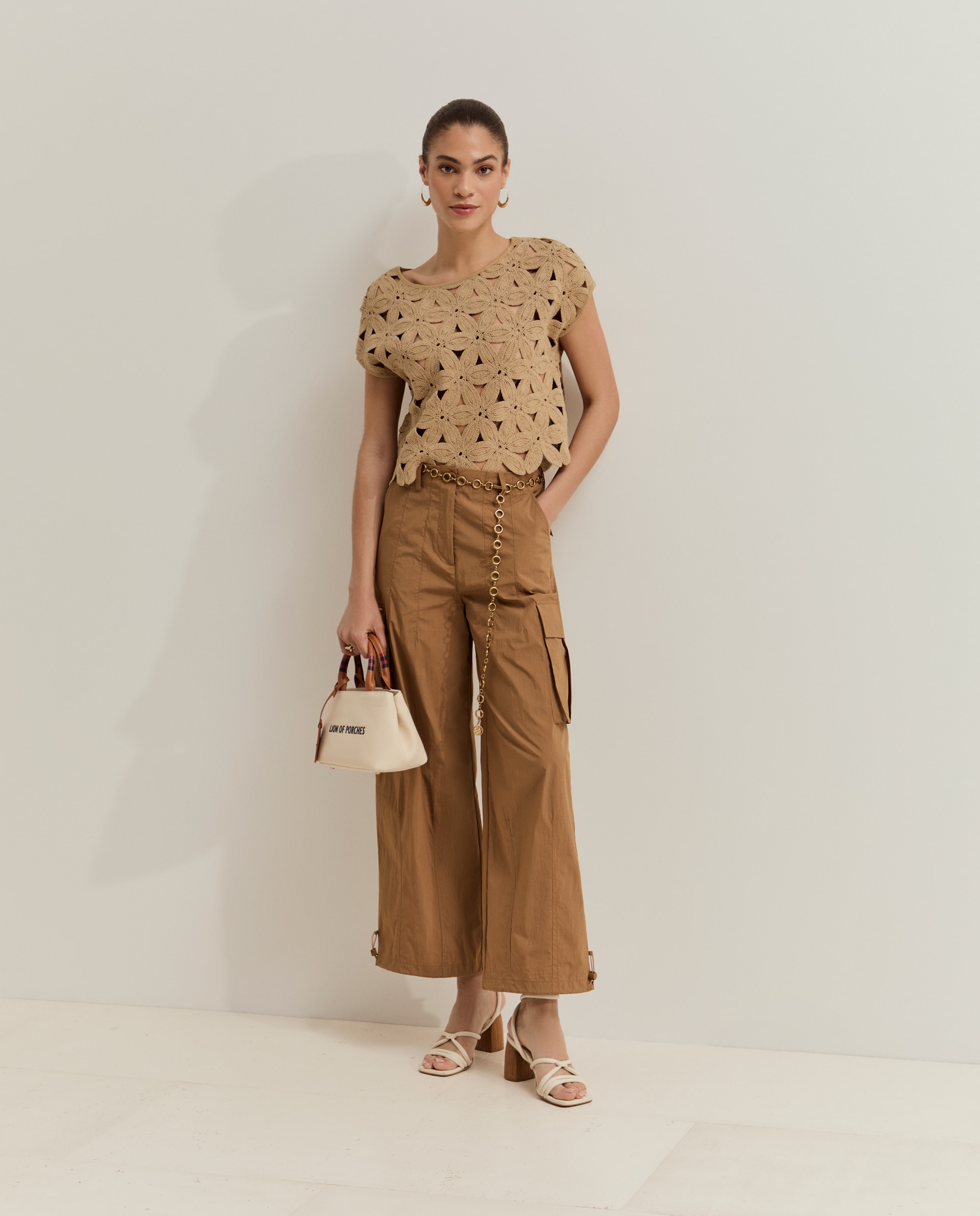 Calças com Bolsos Cargo Camel-1