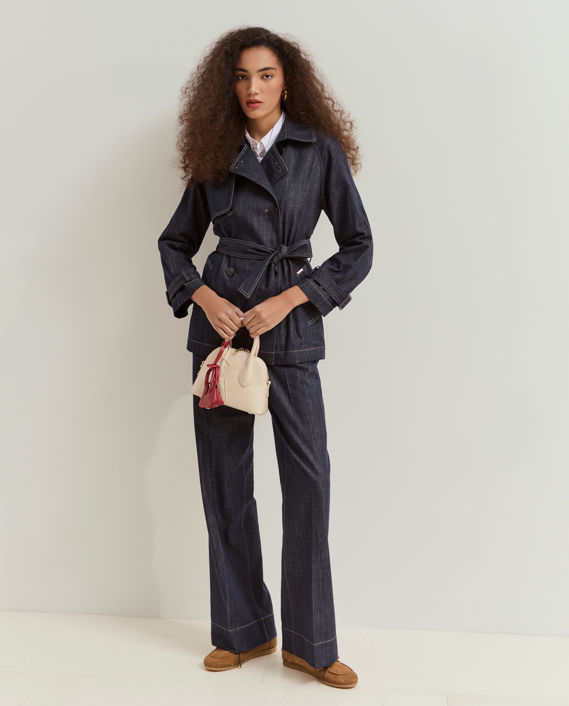 Imagem 0 de Casaco de ganga com trespasse e cinto