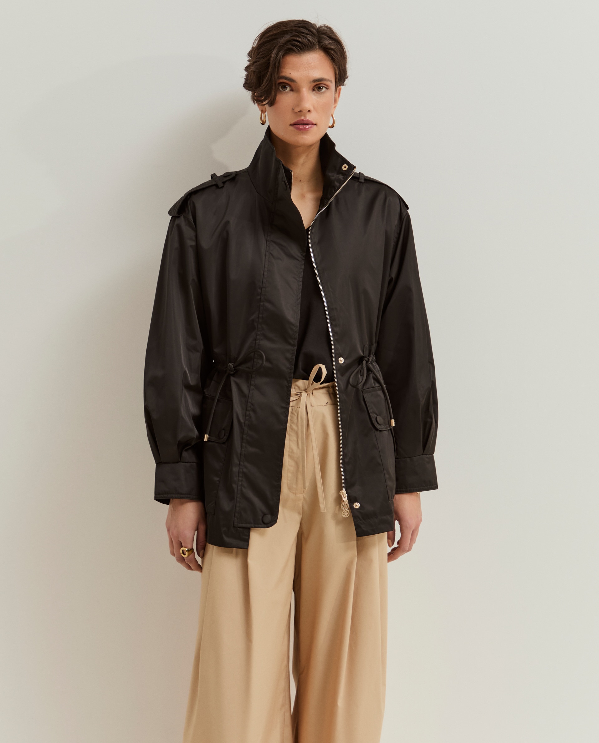 Parka com Gola Alta Preto-2