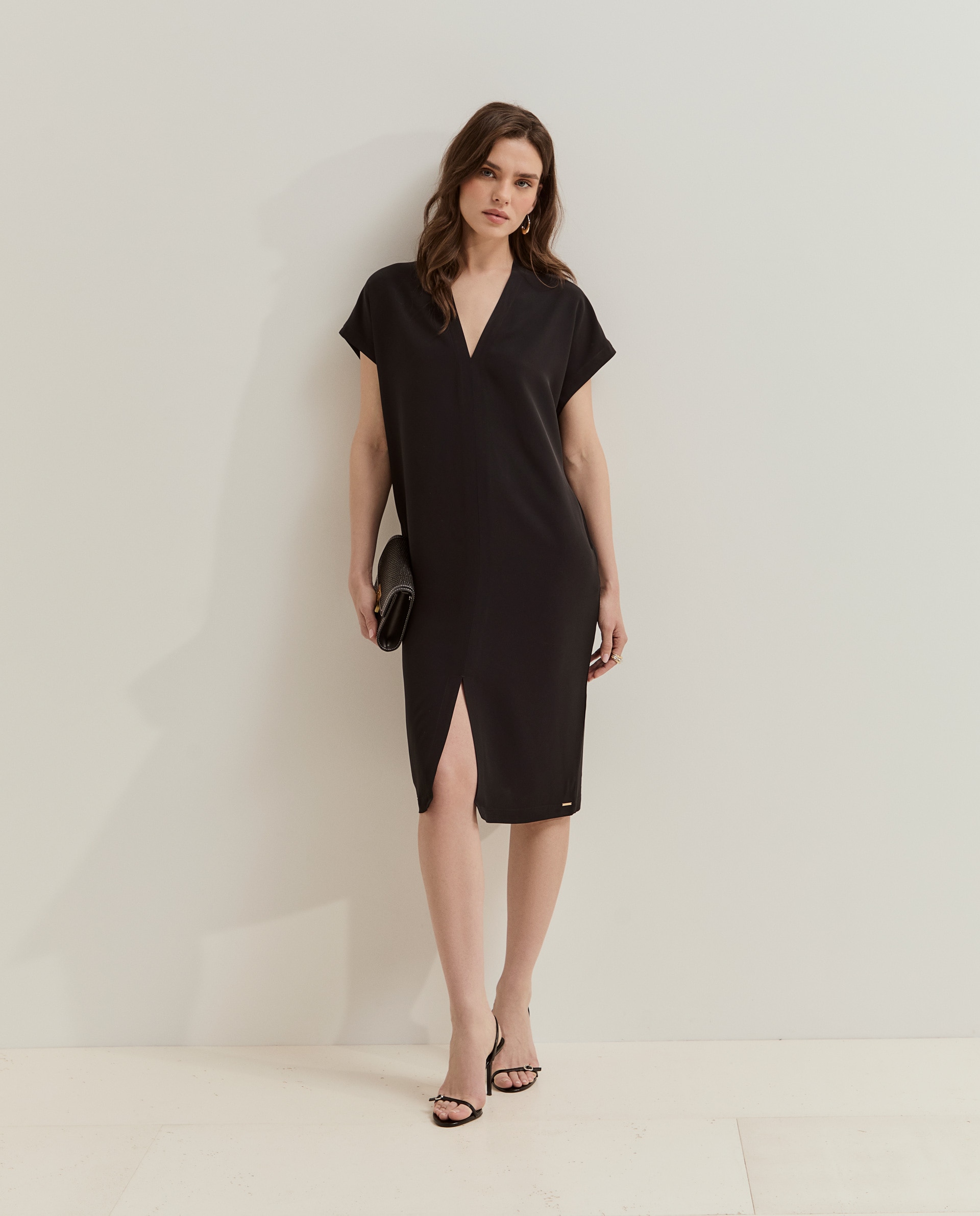 Imagem 0 de Vestido de Corte a Direito