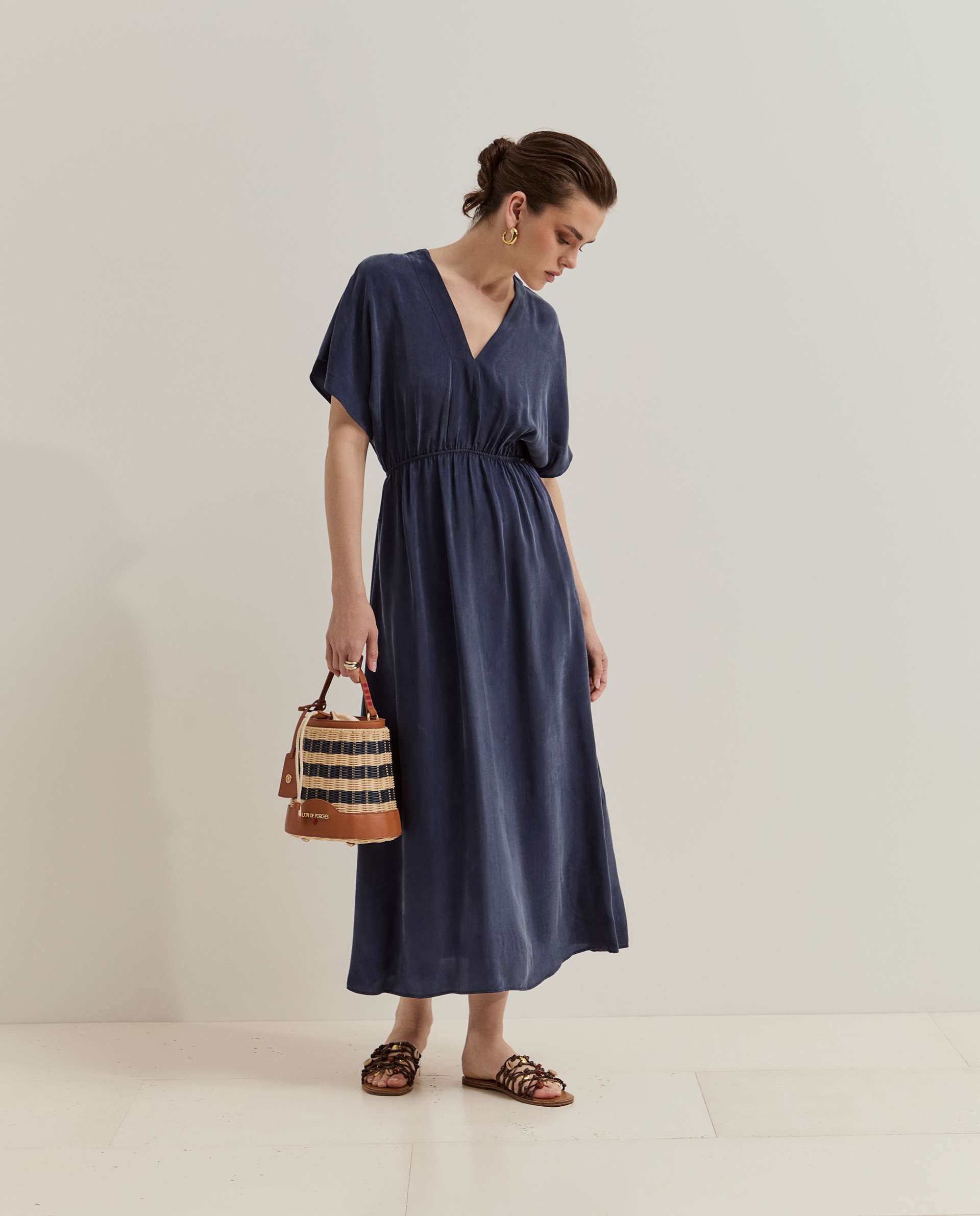Imagem 0 de Vestido com Manga Morcego Curta de Cupro