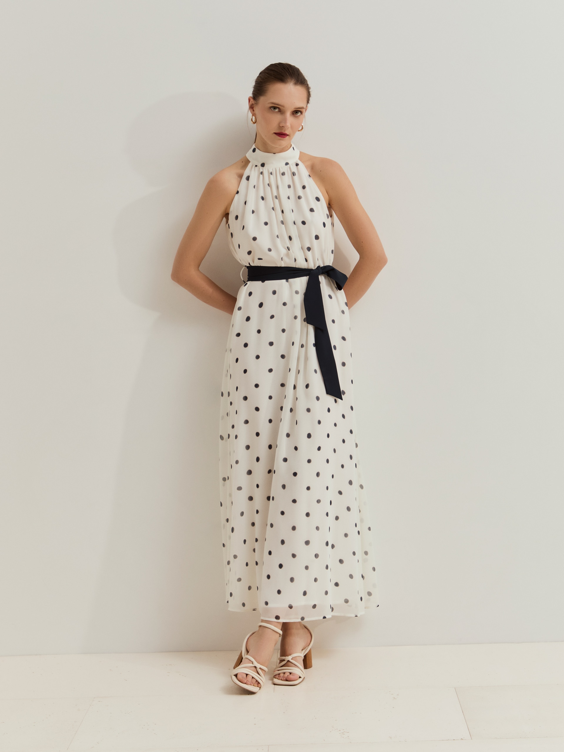 Vestido de manga cava às bolinhas Branco-4