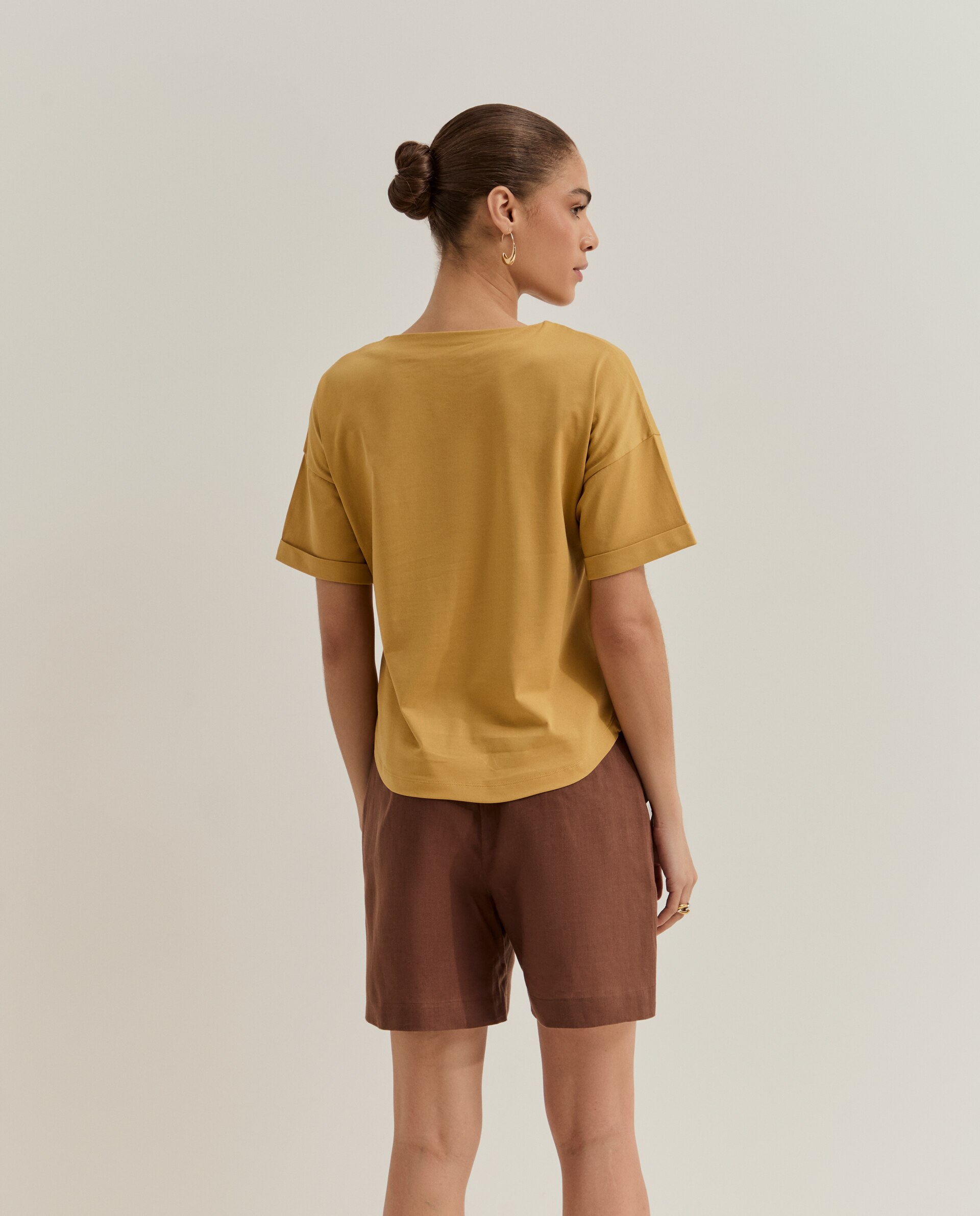 T-shirt de Manga Curta com Aplicação de Folhas Amarelo-3