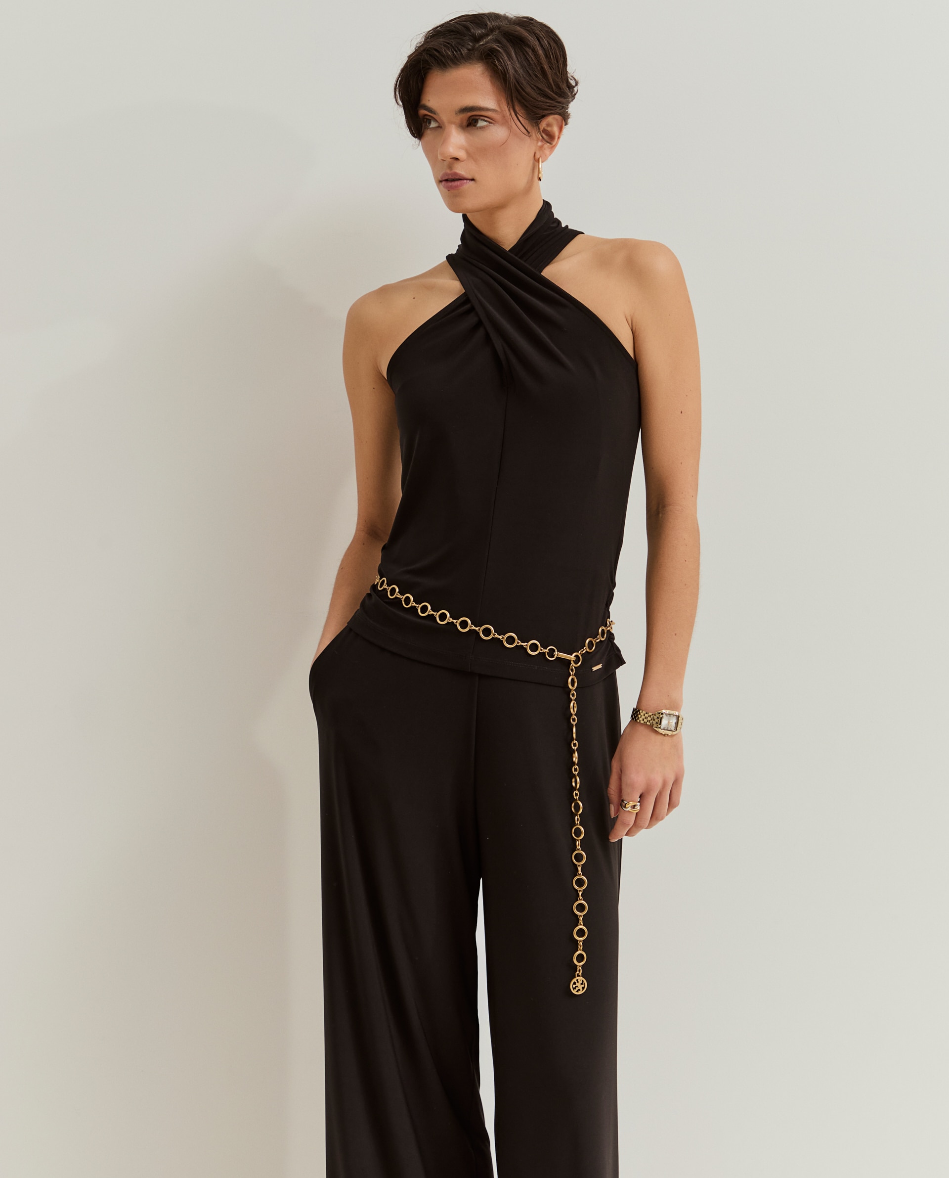 Top com Gola Halter Preto-2