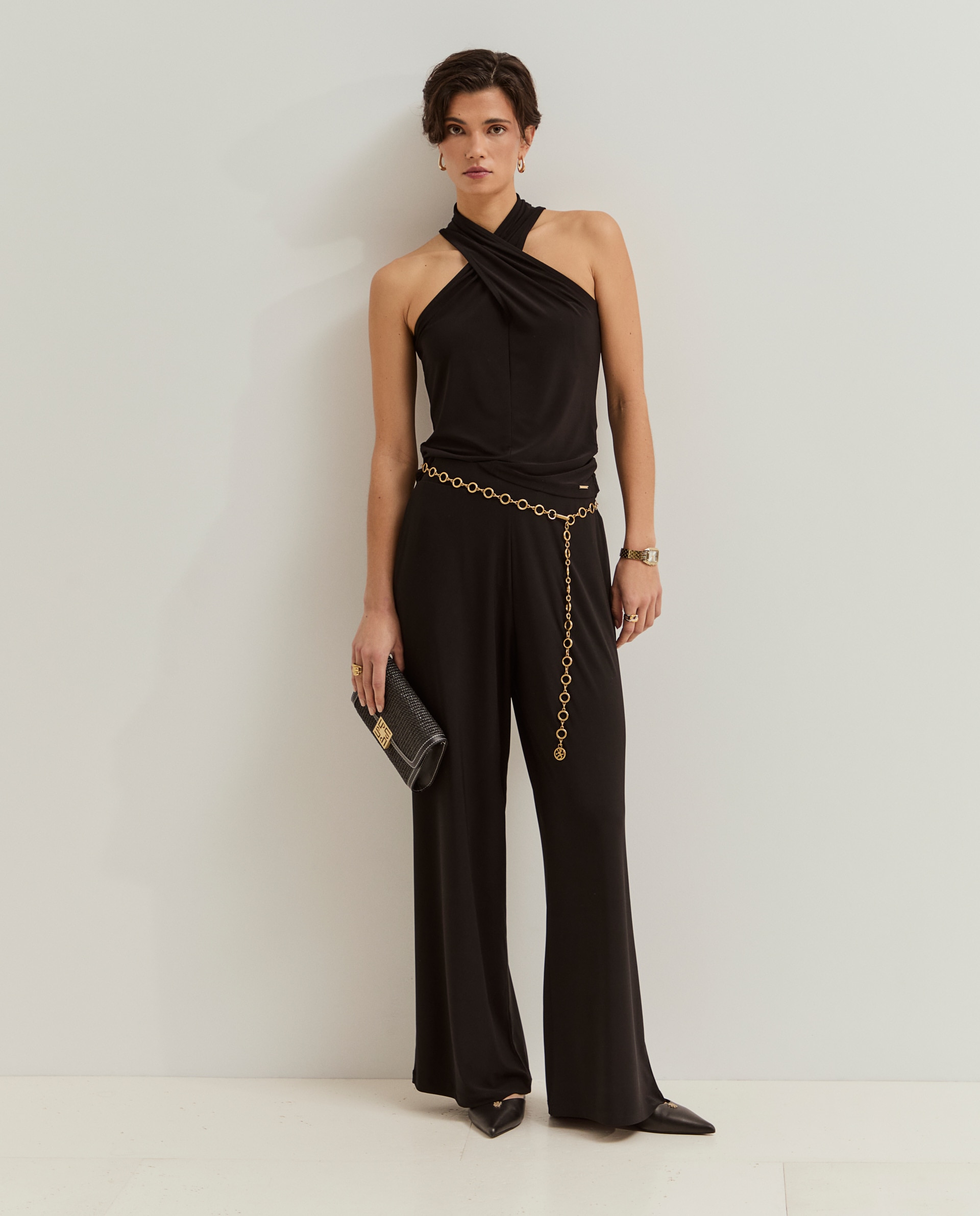 Top com Gola Halter Preto-4
