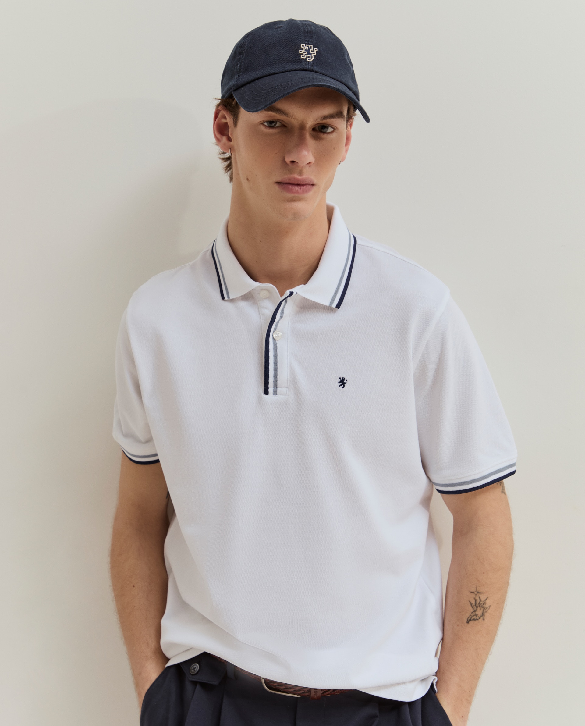 Polo regular fit em piqué de algodão Branco-2
