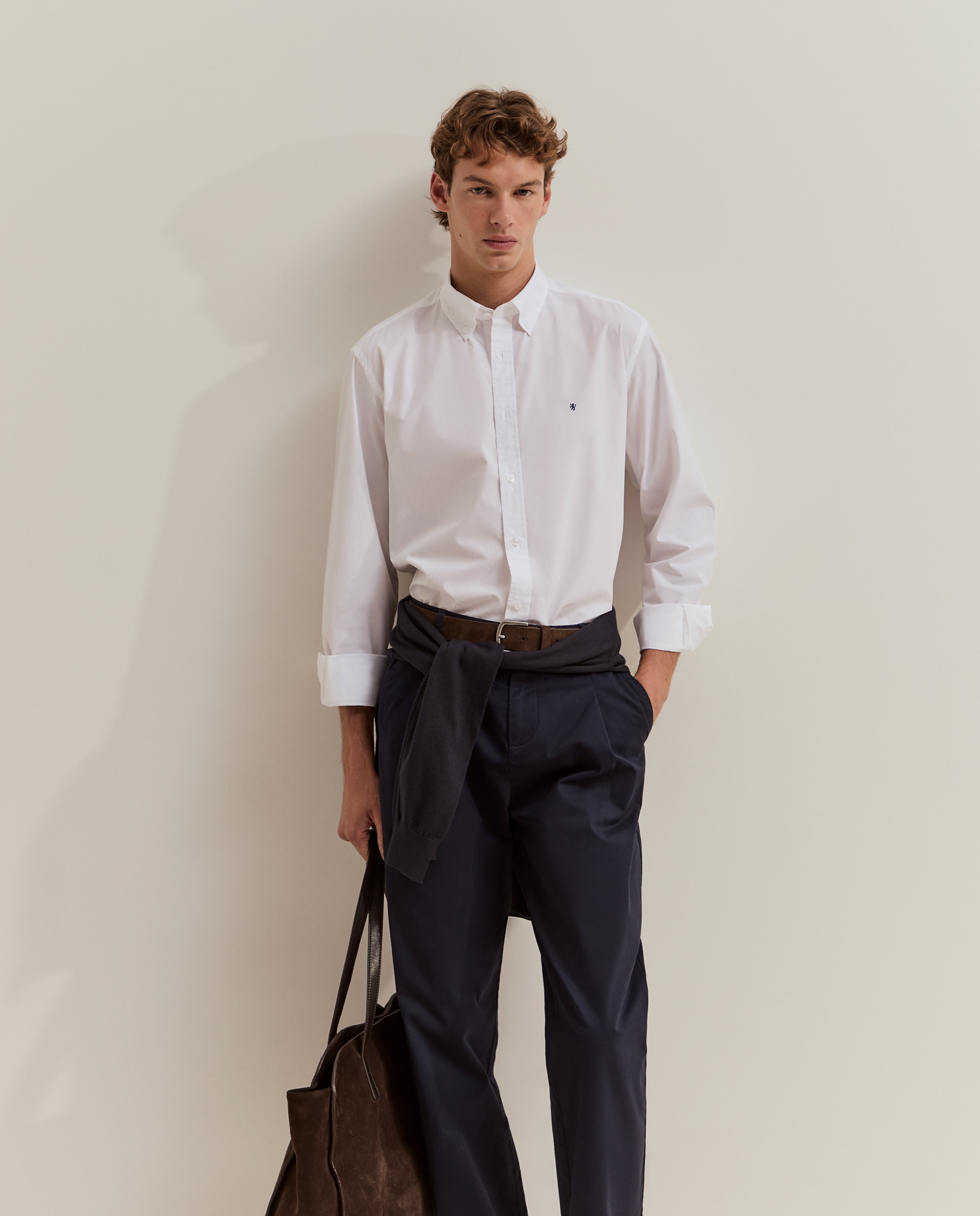 Camisa Regular Fit Clássica em Algodão Branco-1
