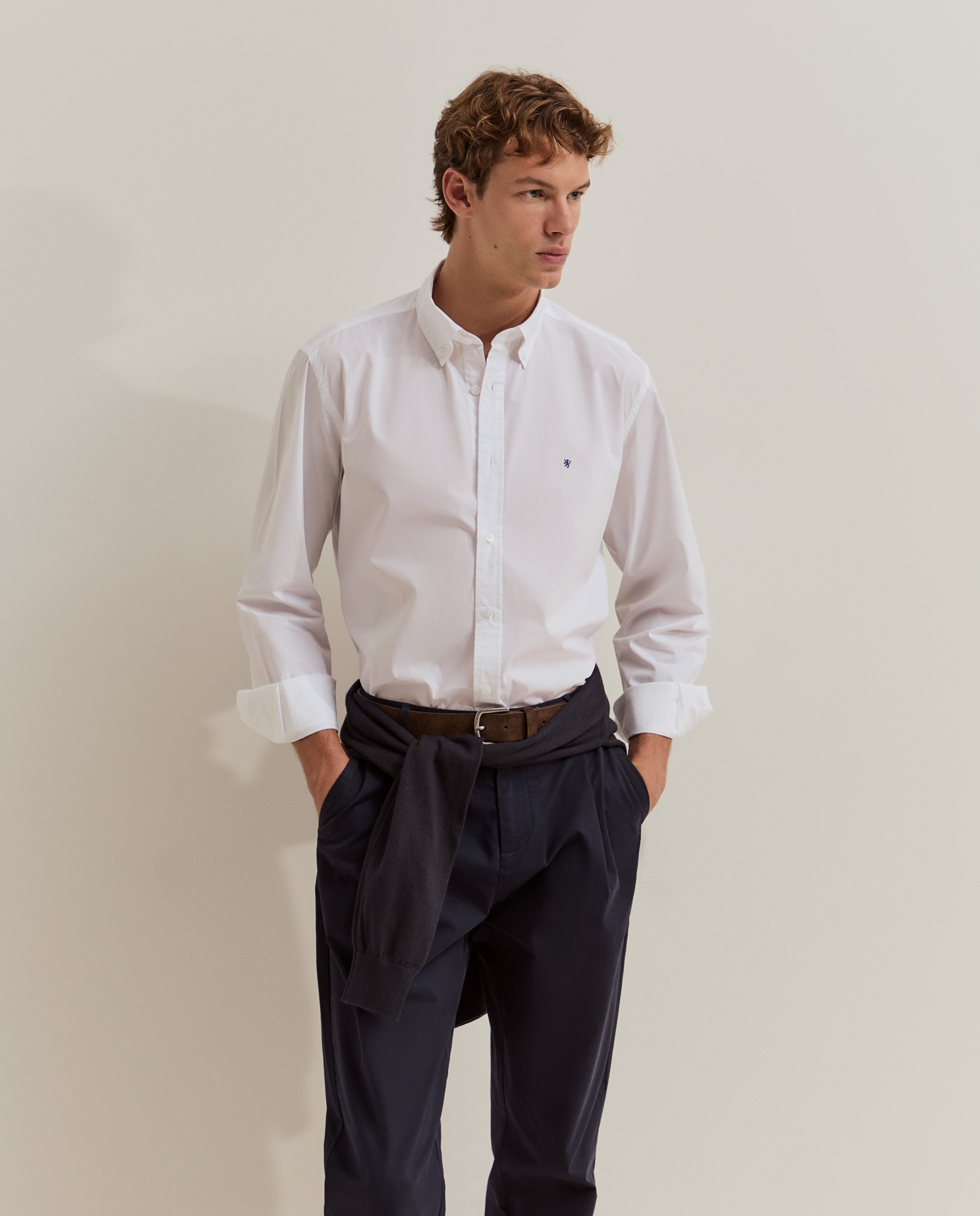 Camisa Regular Fit Clássica em Algodão Branco-2