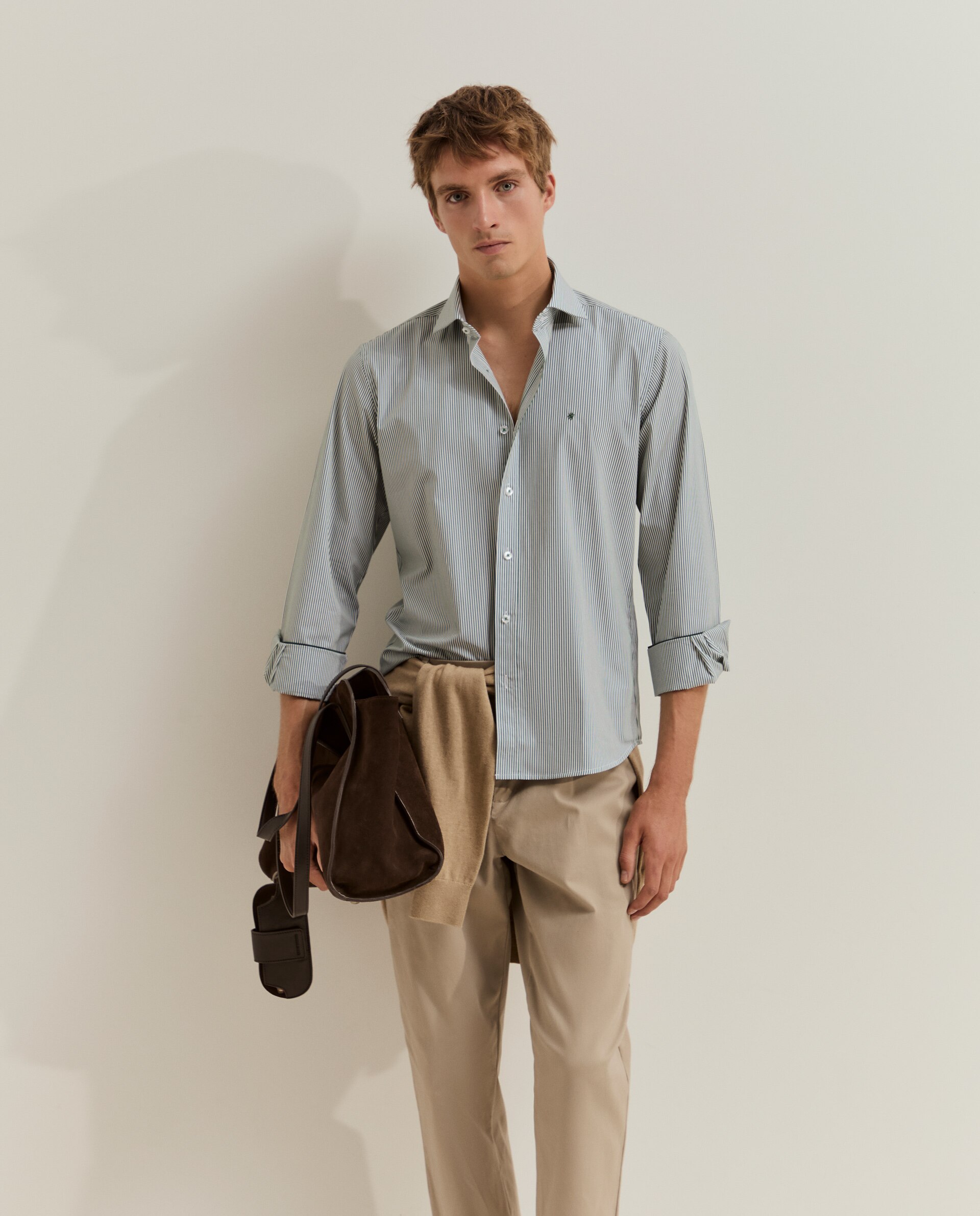 Imagem 0 de Camisa de Corte Slim Fit Às Riscas