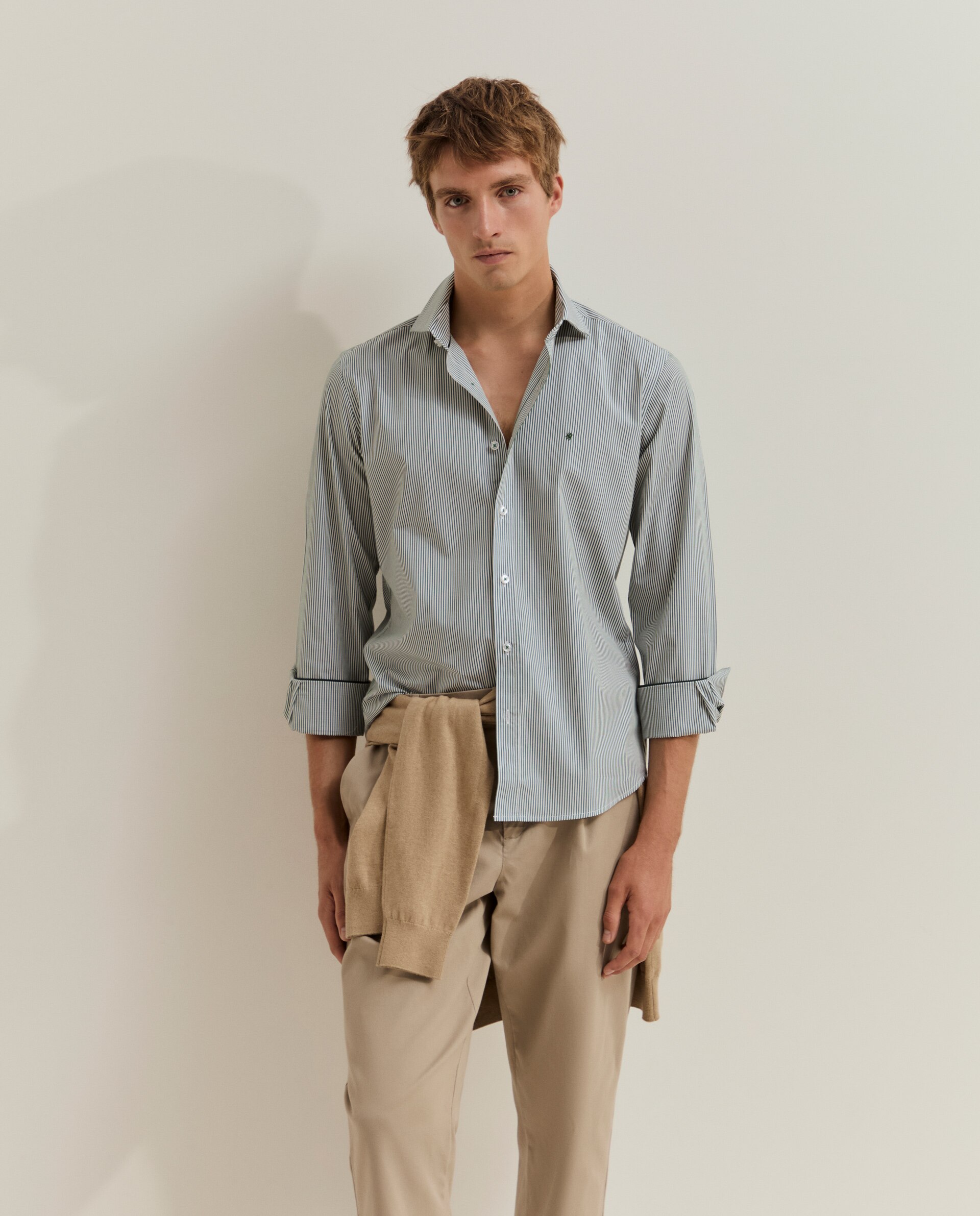 Camisa de Corte Slim Fit Às Riscas Verde-4