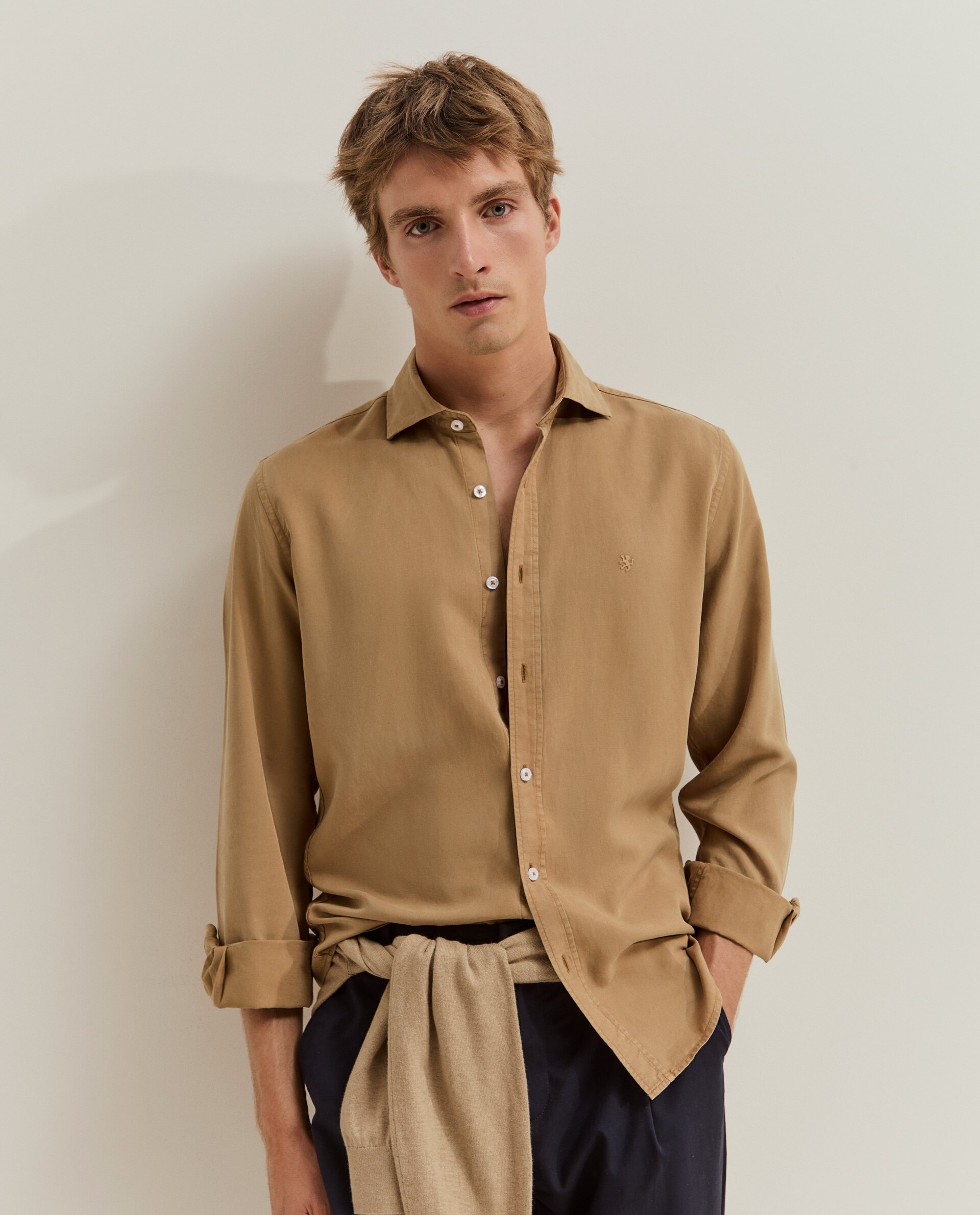 Camisa em Linho e Liocel de Corte Slim Fit Bege-2