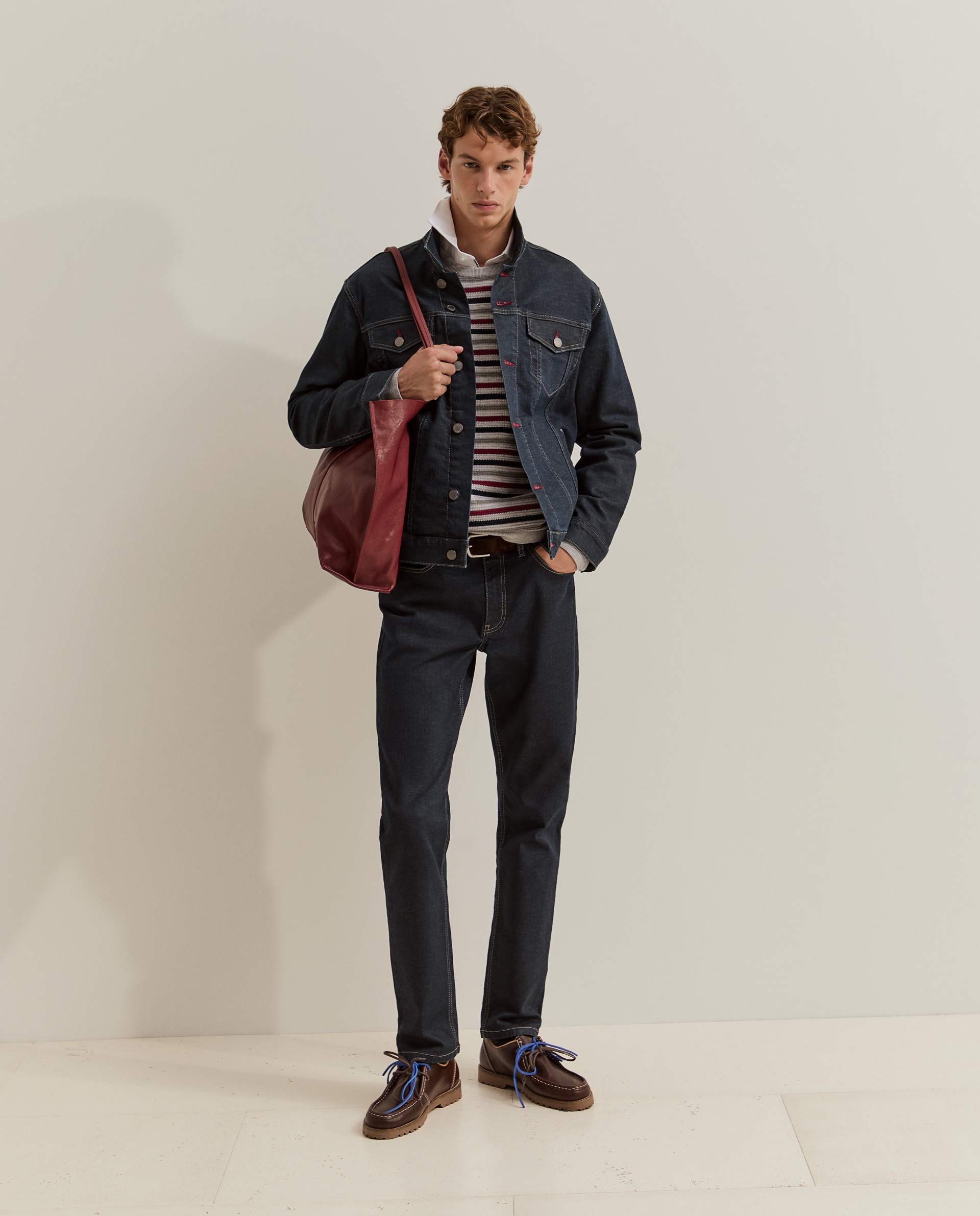 Imagem 0 de Casaco Jeans com Bolsos e Botões