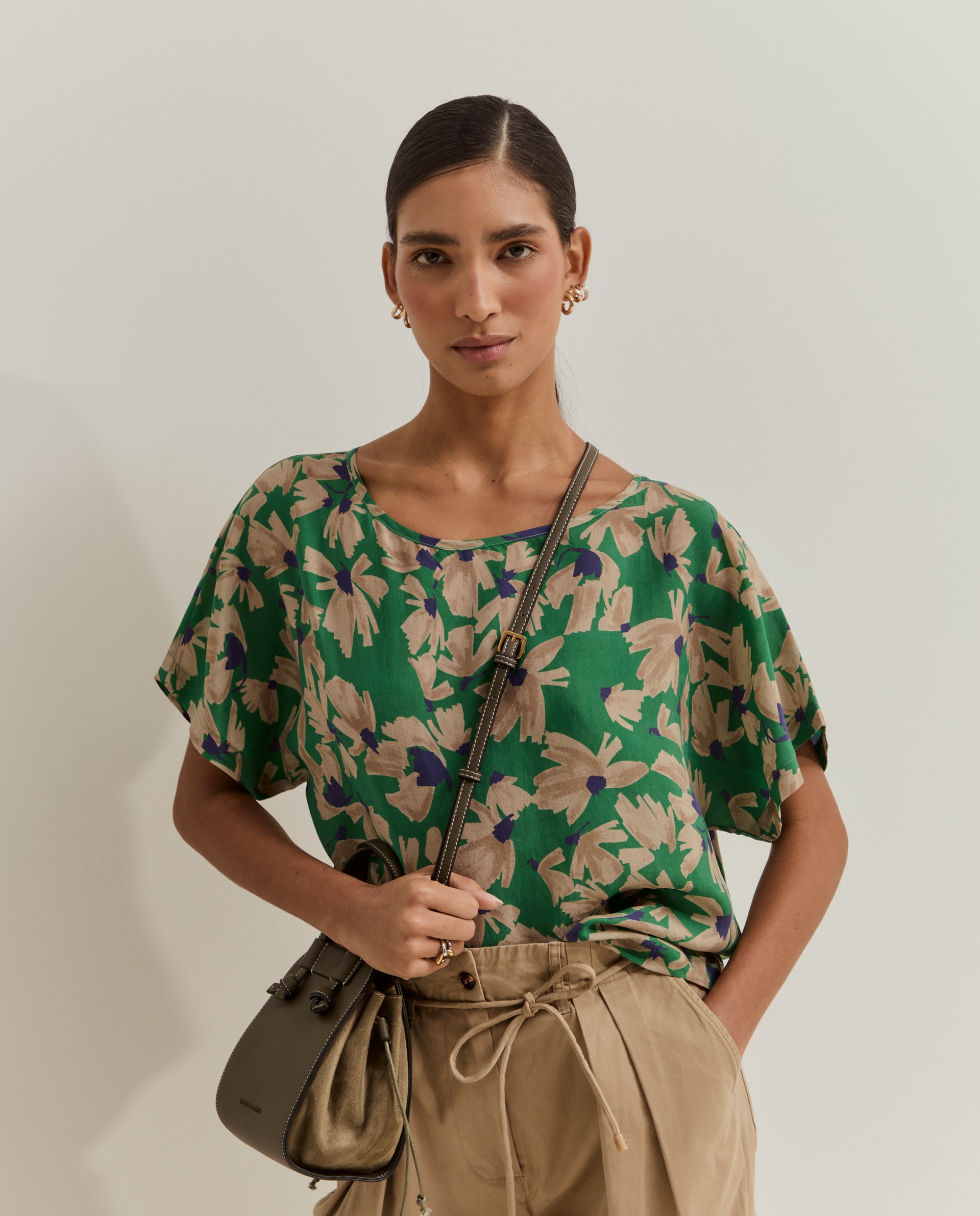 Imagem 0 de Blusa Floral de Lyocell