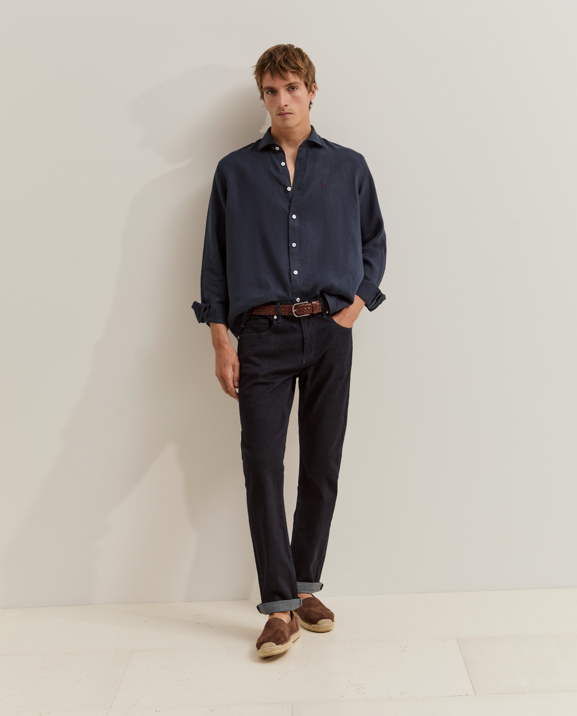 Imagem 0 de Jeans com Corte Regular e Lavagem Escura