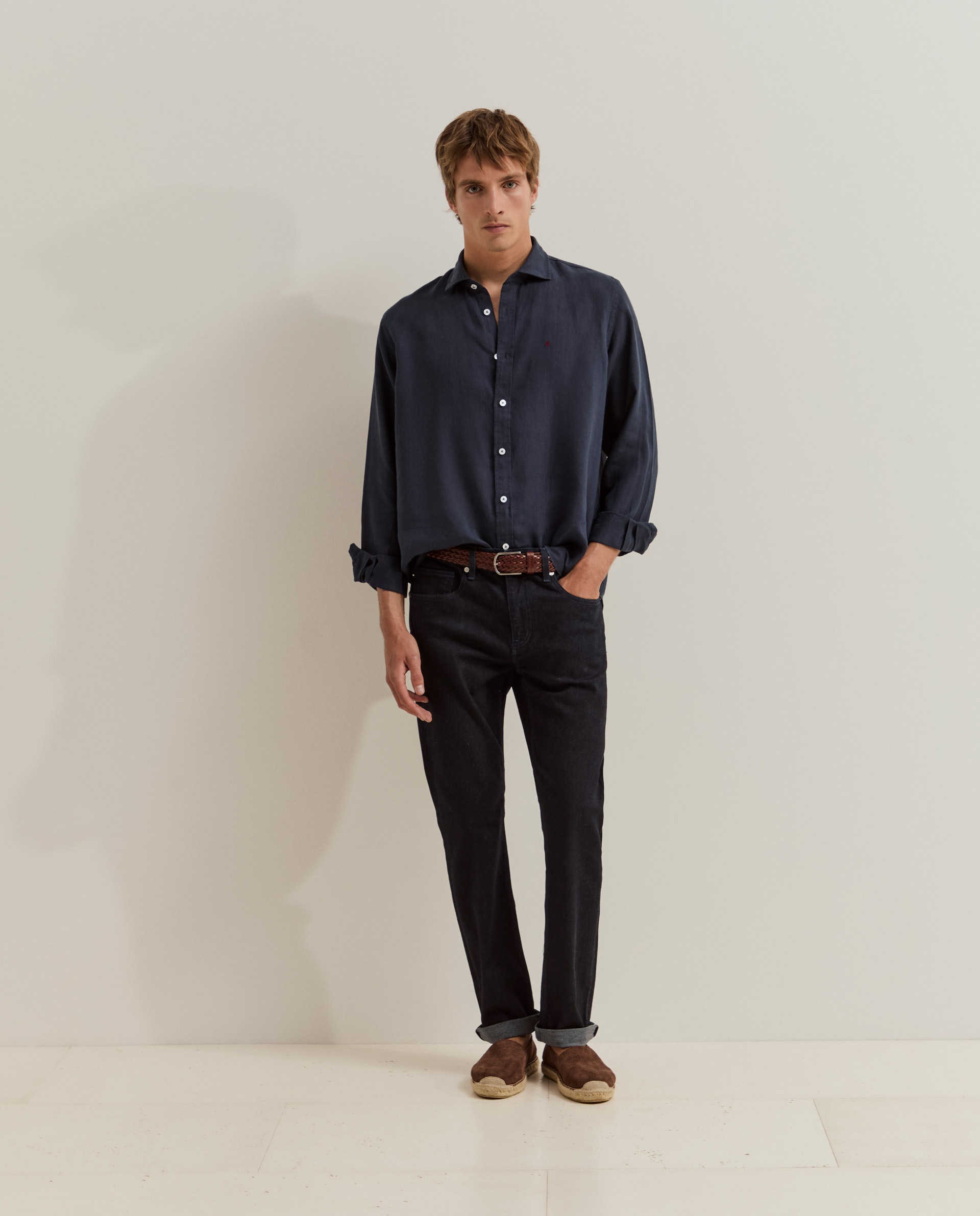 Jeans com Corte Regular e Lavagem Escura Azul-marinho-4