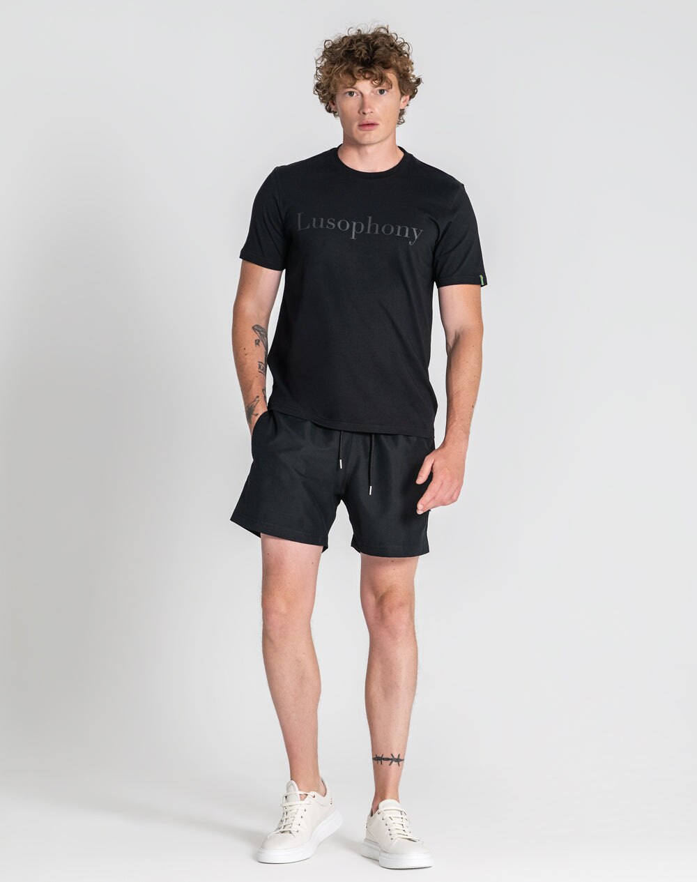T-shirt com estampado “Lusophony” Preto-2