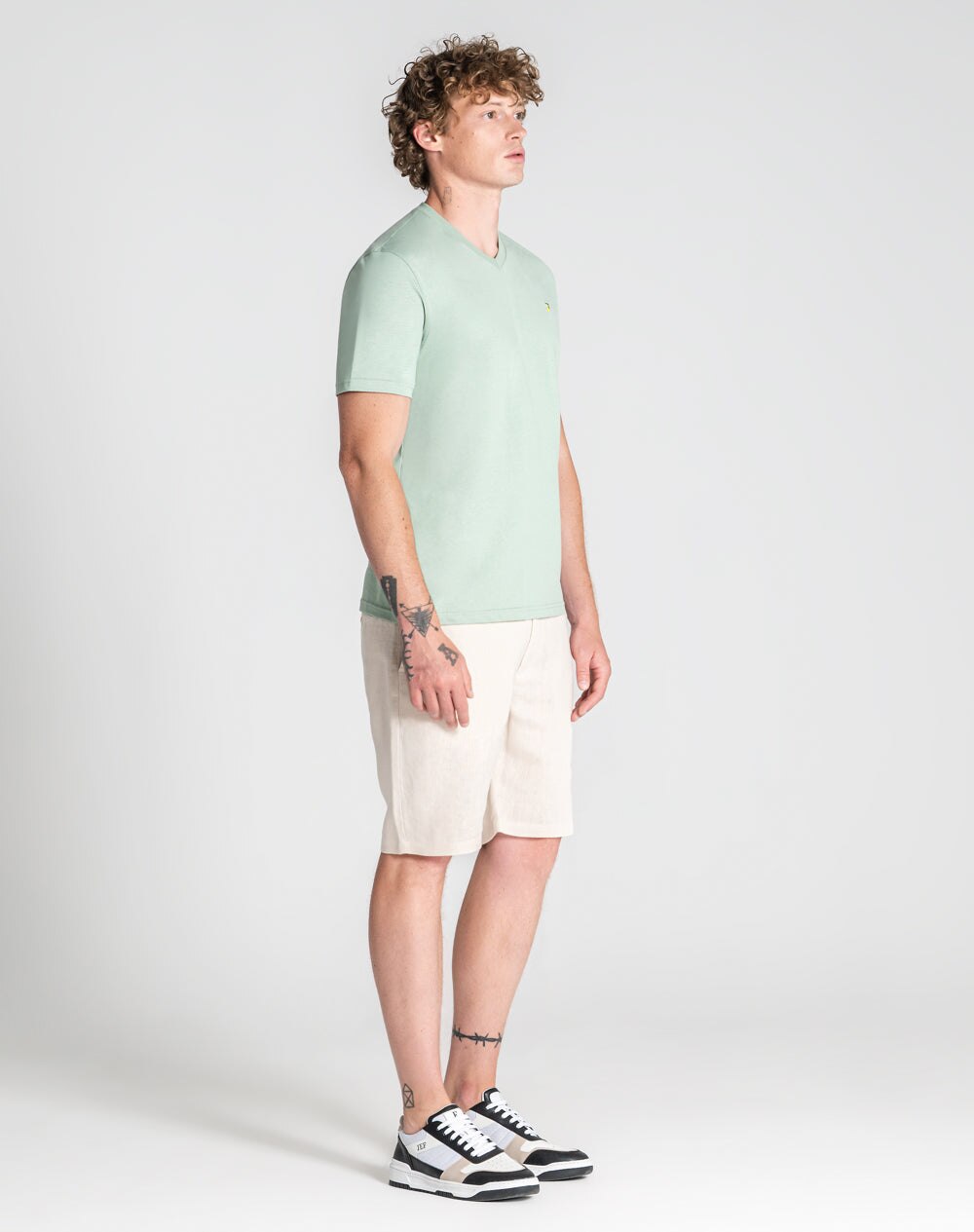 T-shirt de decote em V Nilton em algodão orgânico Verde Água-5