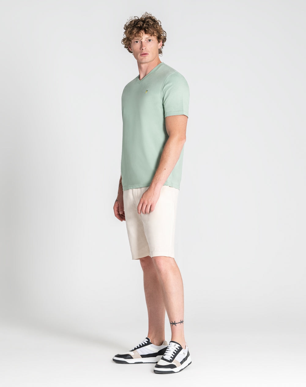 T-shirt de decote em V Nilton em algodão orgânico Verde Água-6